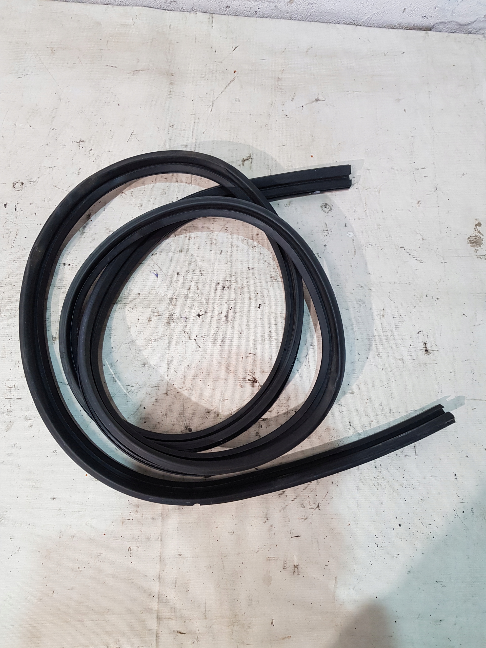 A4517210580 - УПЛОТНИТЕЛЬ ДВЕРИ ПЕРЕДНИЙ ЛЕВЫЙ SMART FORTWO II 451 EU