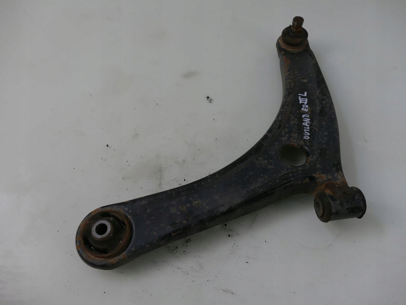 MITSUBISHI OUTLANDER III 2.2 DI-D 4WD arm left front PZEDNI