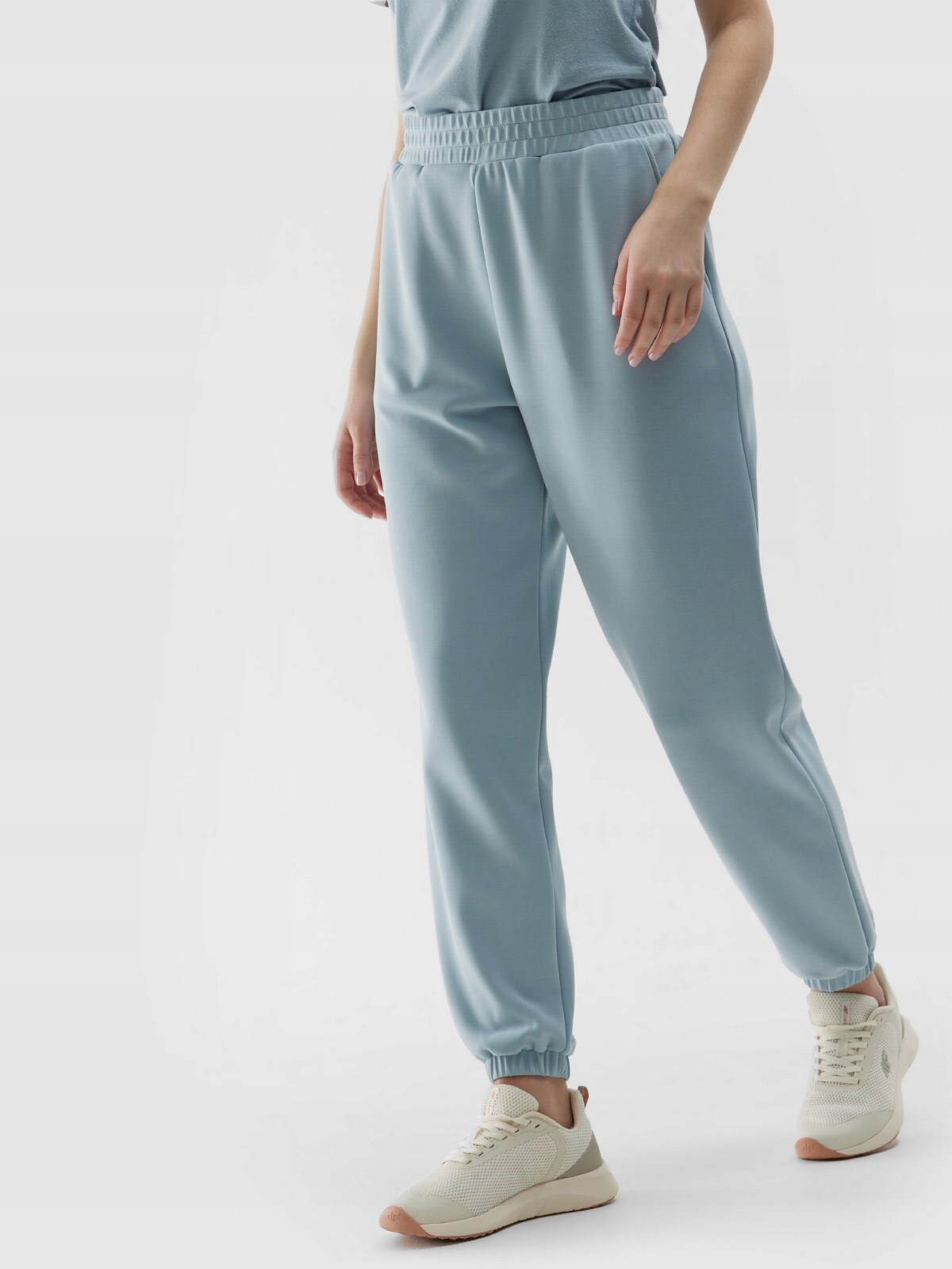 4F dámské sportovní tepláky joggery pohodlné fitness vel