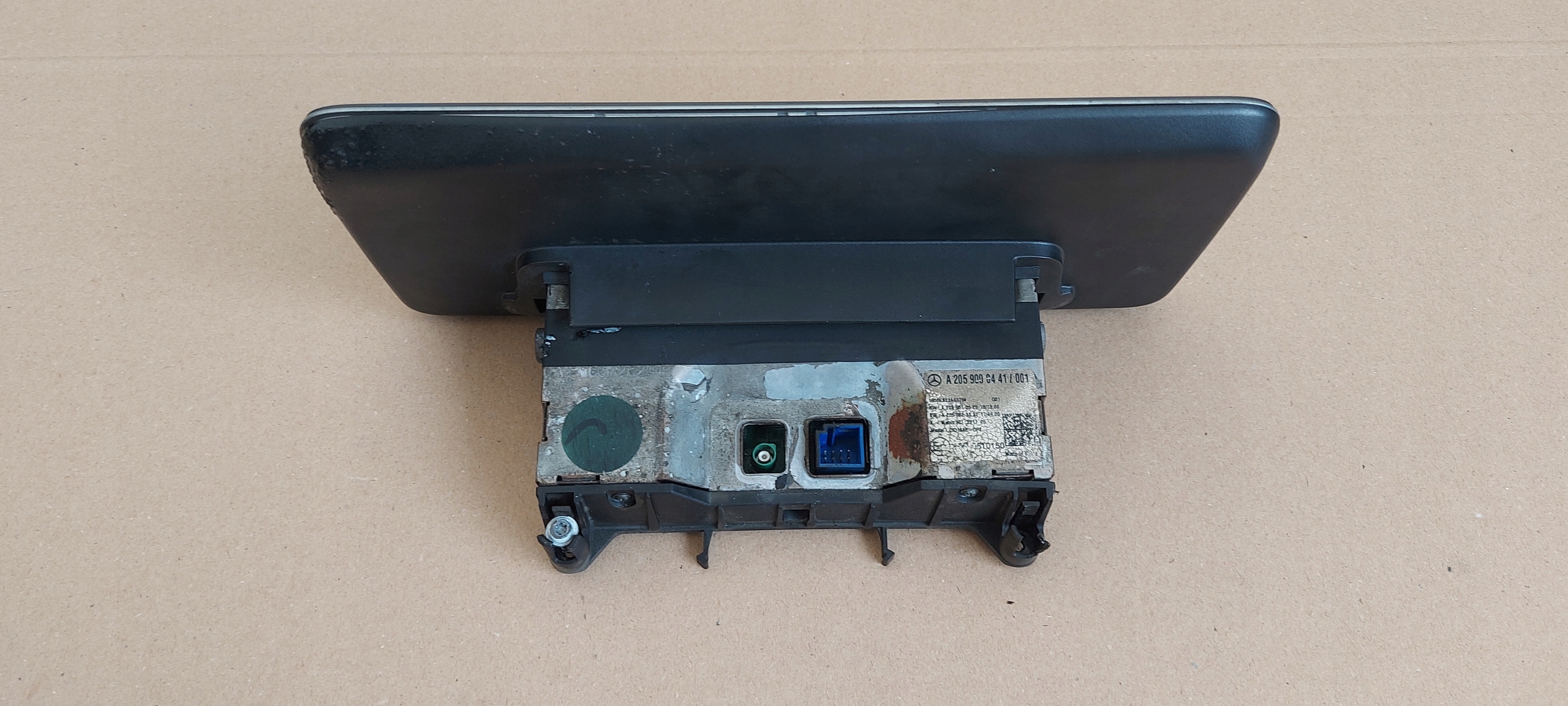 display MERCEDES C-KLASA W205 2059000441 damaged