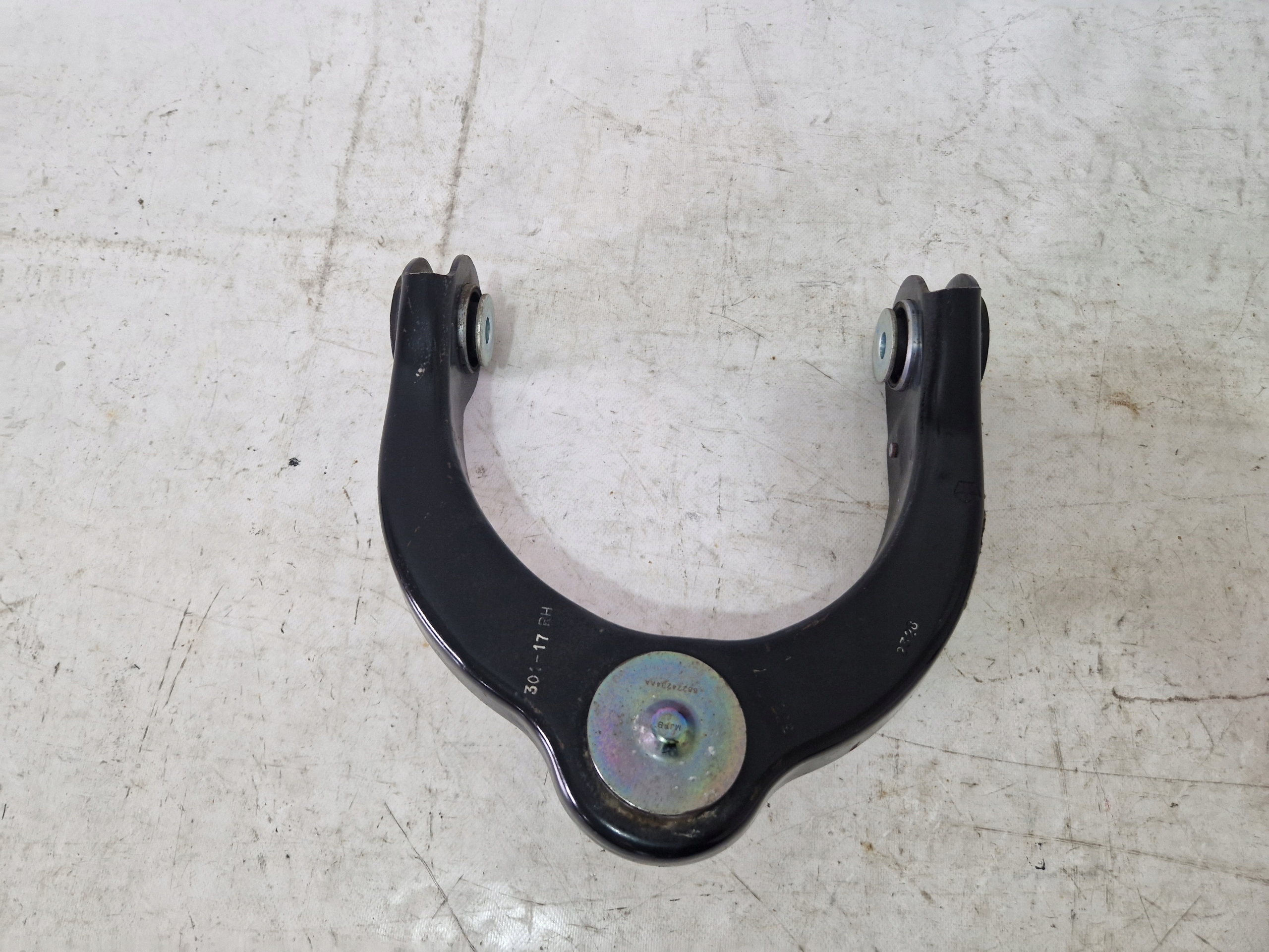 Dodge Durango Jeep Grand Cherokee WK2 68282329AA arm front upper right