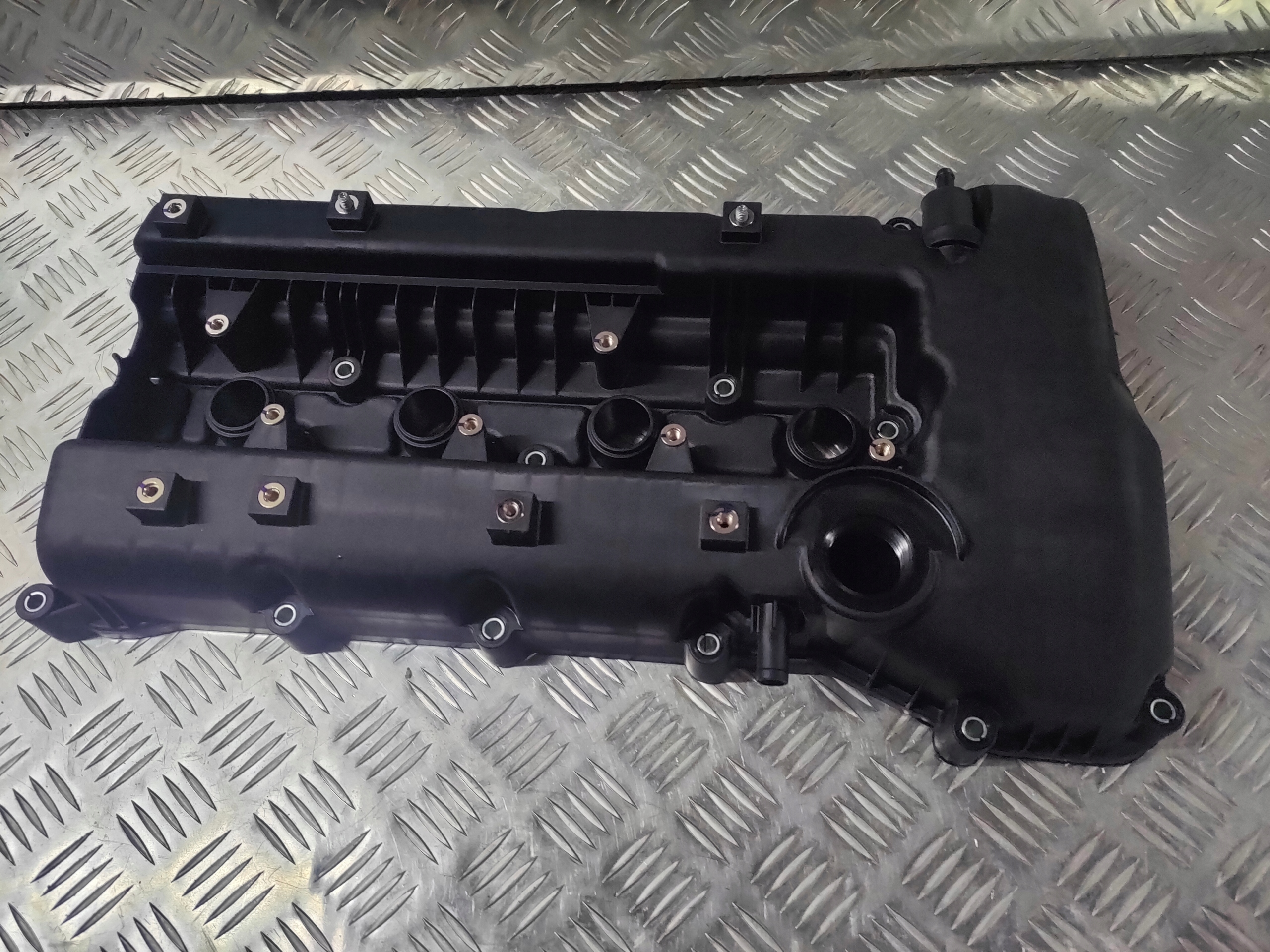 GENESIS COUPE 2012 2.0 POKRYWA ZAWORÓW GŁOWICY