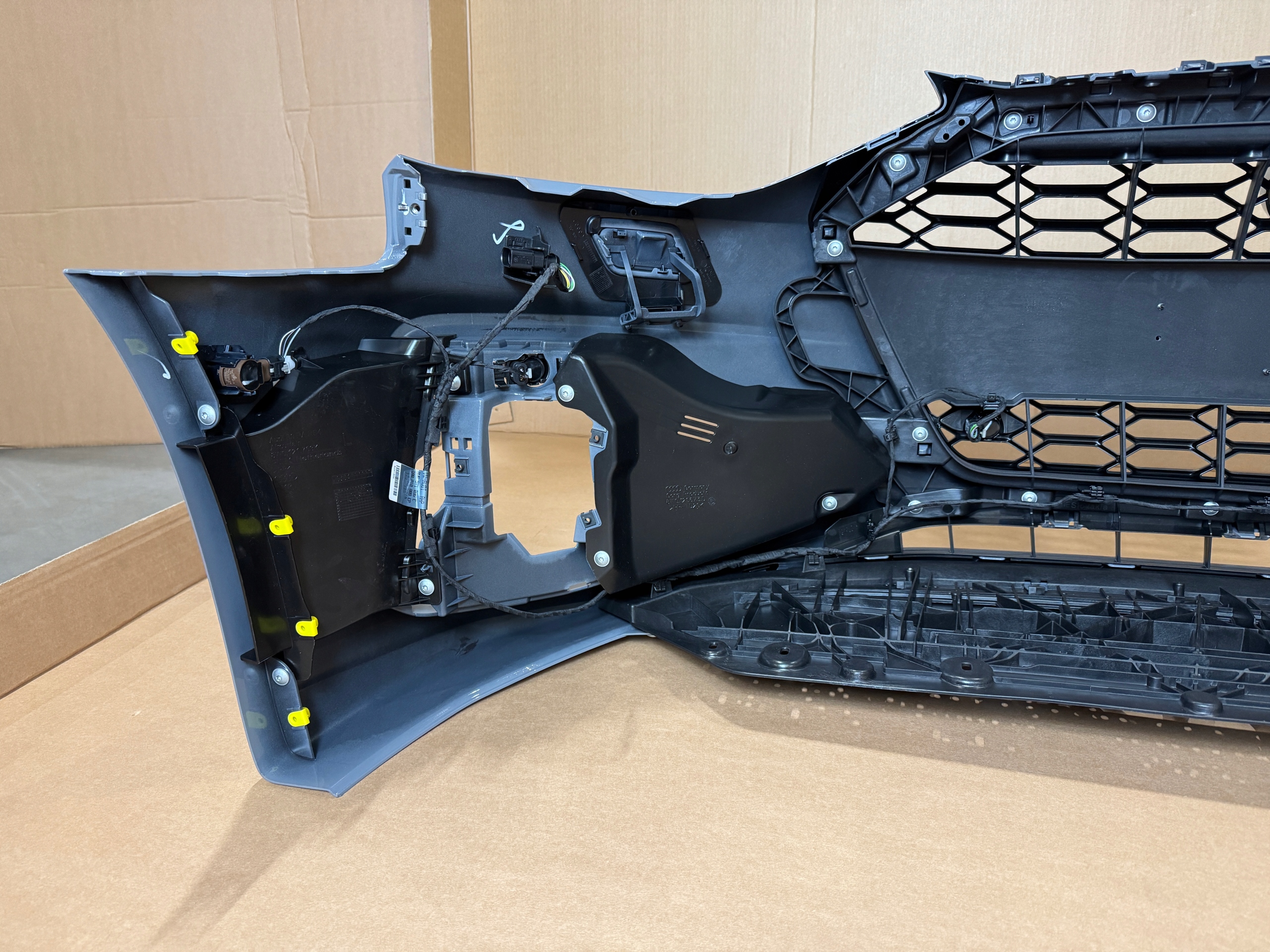 AUDI RS4 B9 8W LIFT 2023 bumper front 6xPDC KAMERA 8W0807065BK LY7C 0km