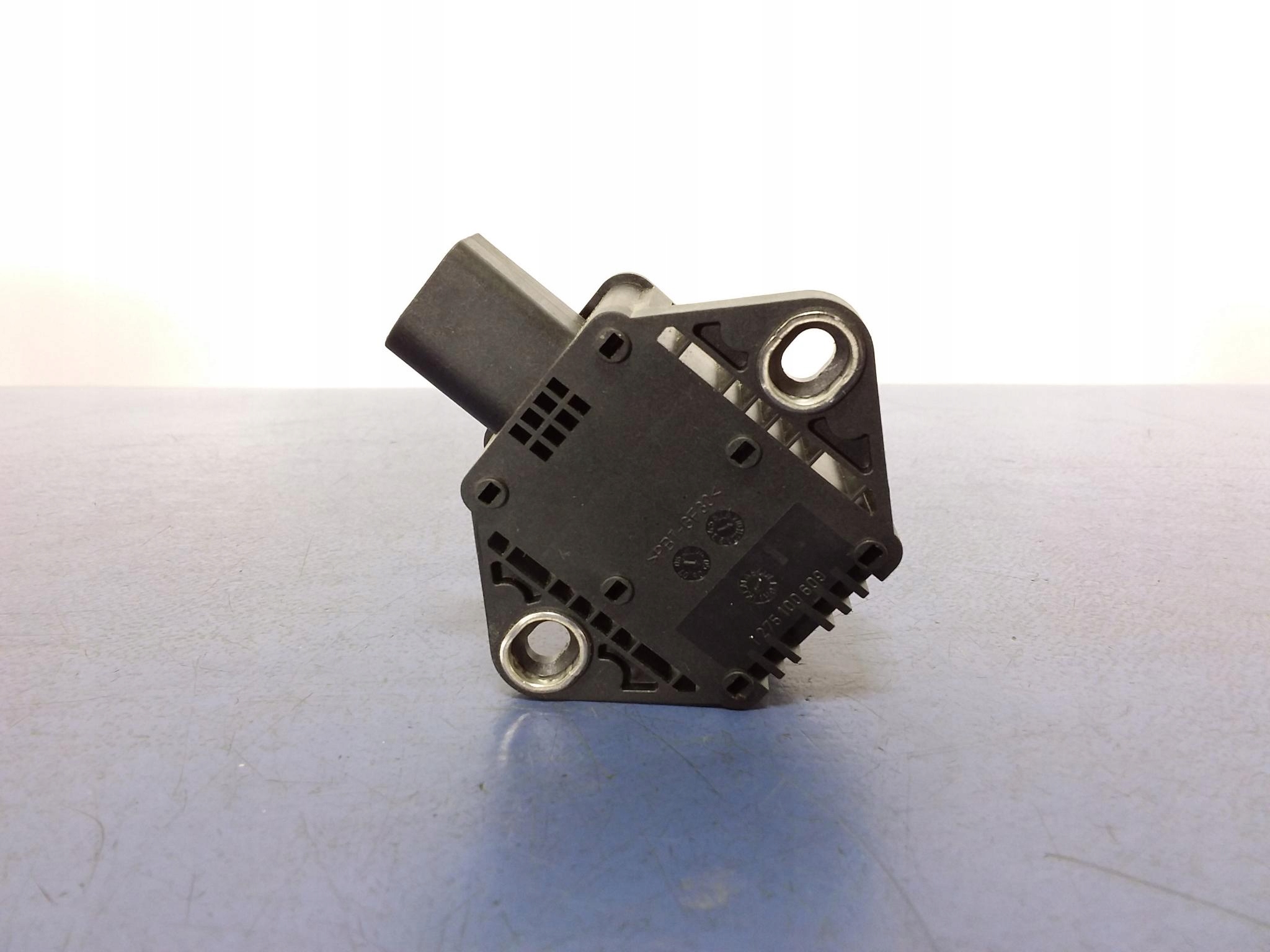 AUDI A4 B7 CZUJNIK SENSOR ESP 8E0907637C Typ samochodu Samochody dostawcze Samochody osobowe