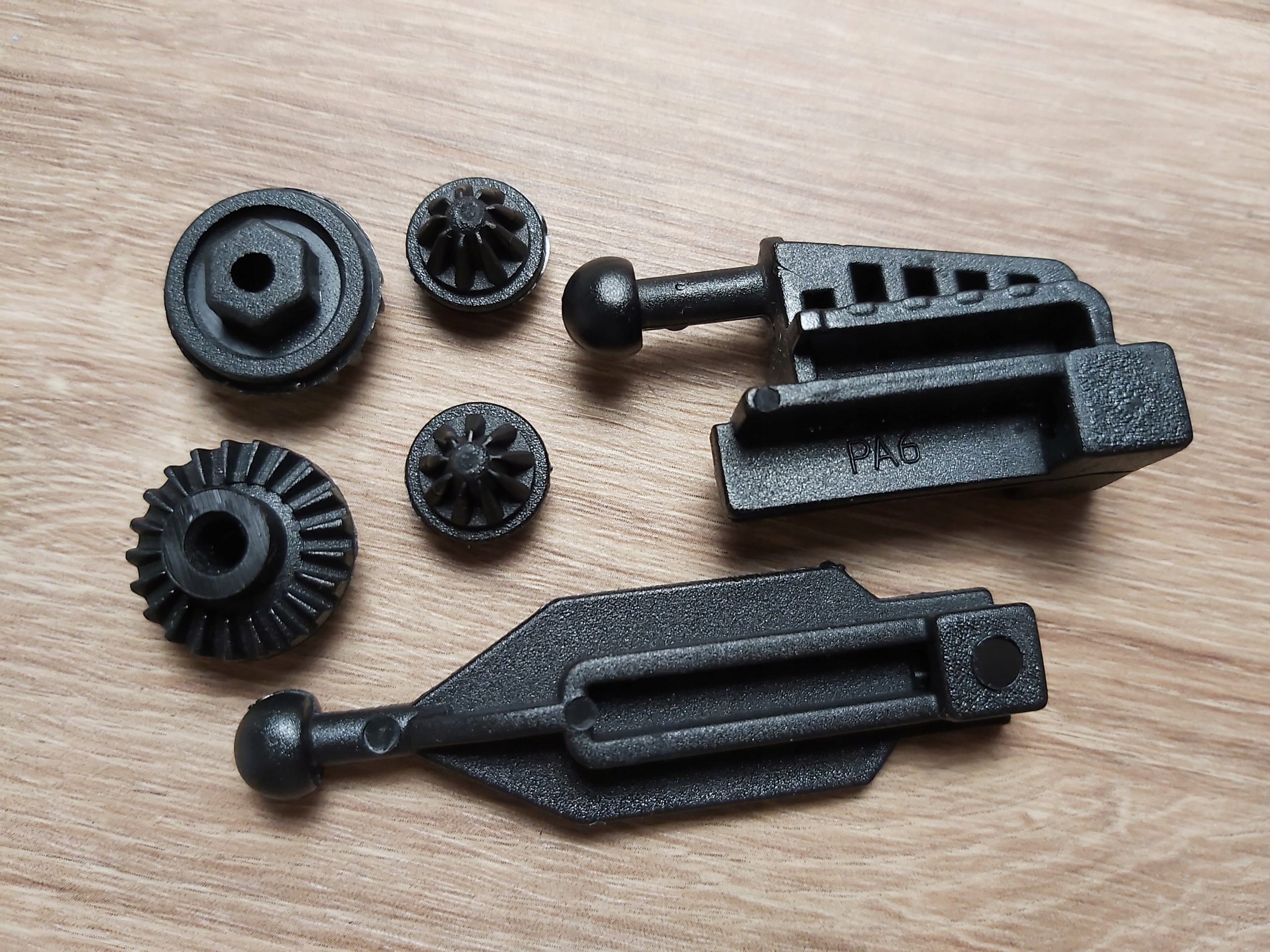 NOWE REGULATORY LAMPA REFLEKTOR BMW E39 + Zebatki Producent części Lemo