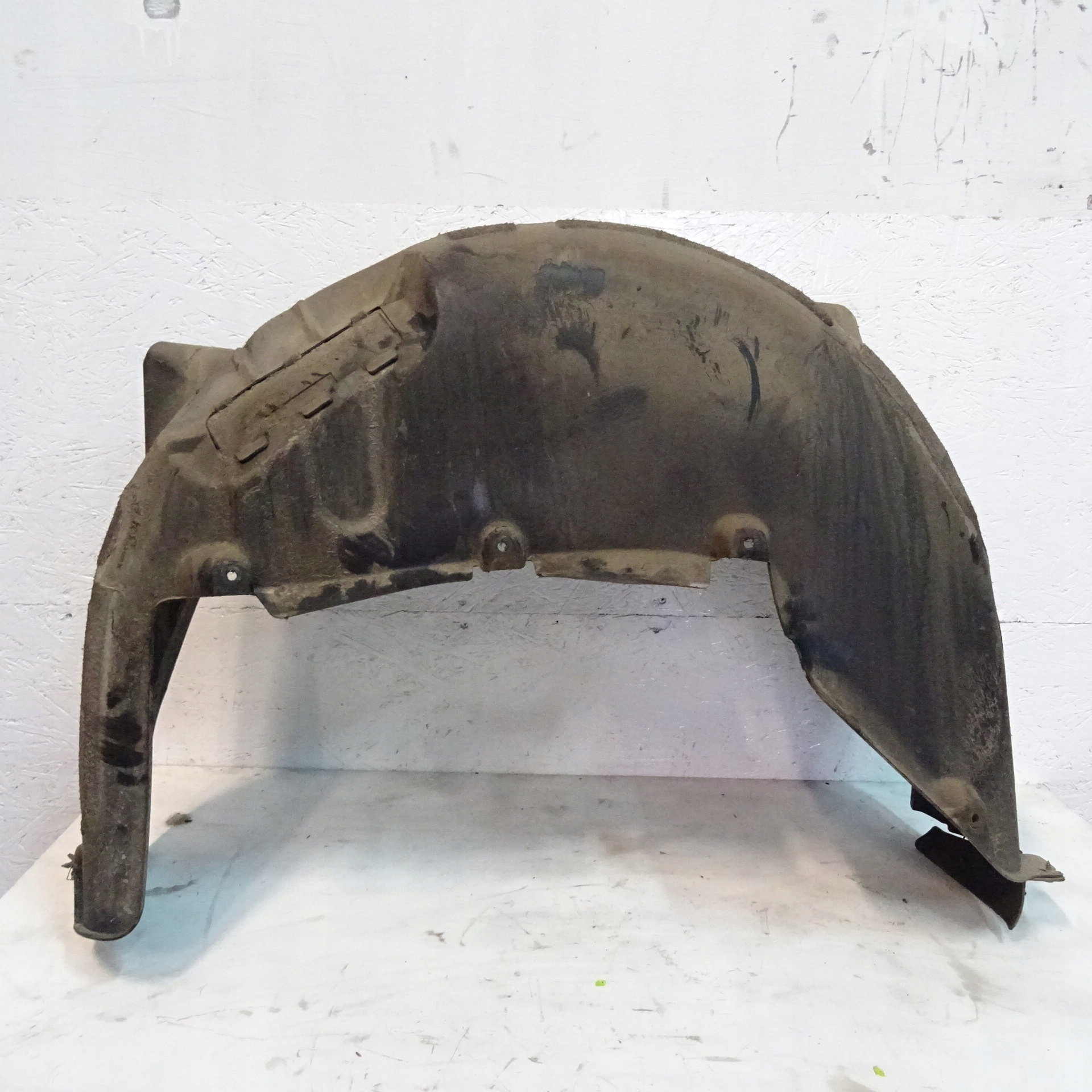 BMW 5 E61 mudguard left rear part 7061245