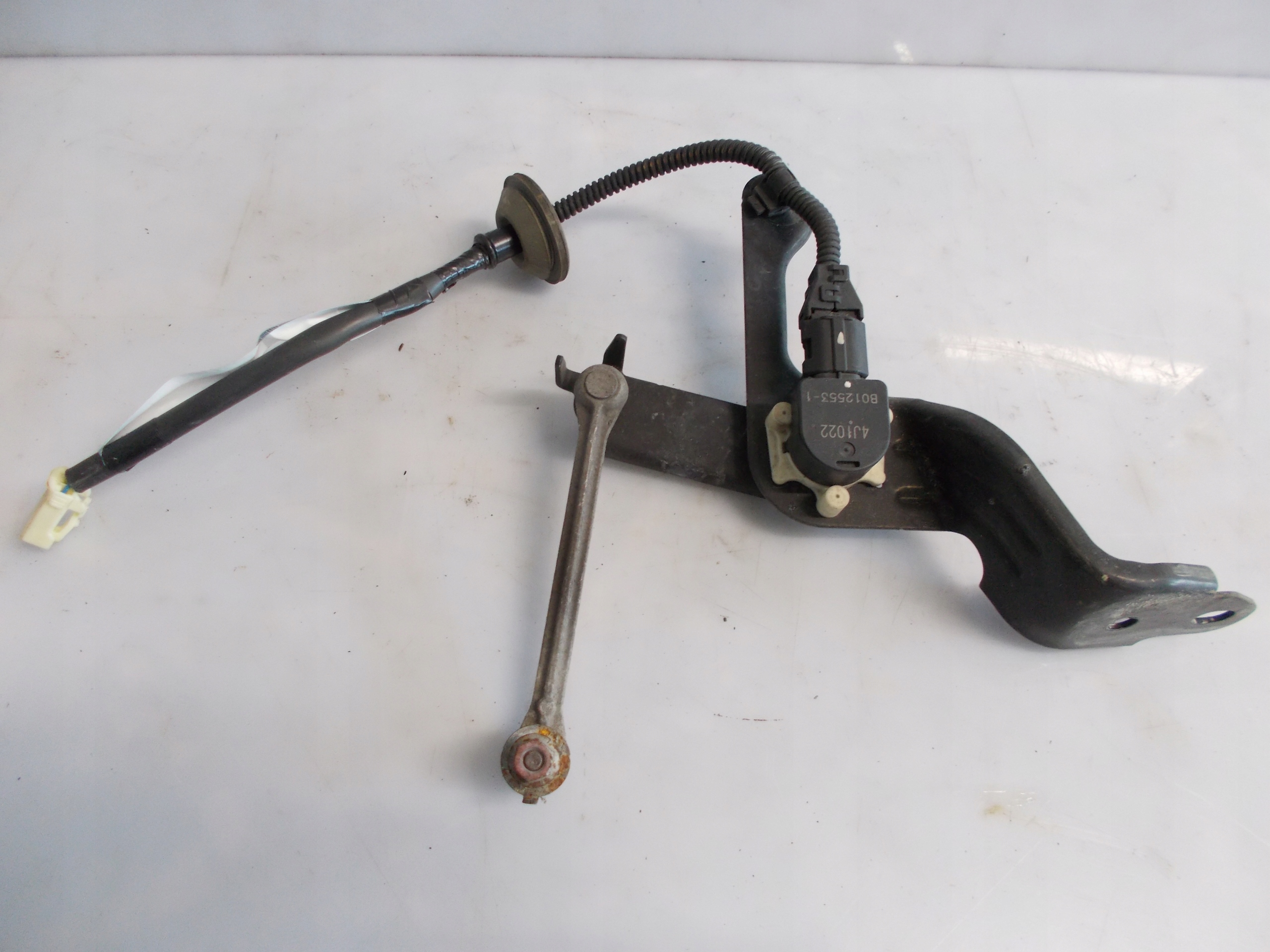 ДАТЧИК ВИРІВНЮВАННЯ MITSUBISHI OUTLANDER 2014-