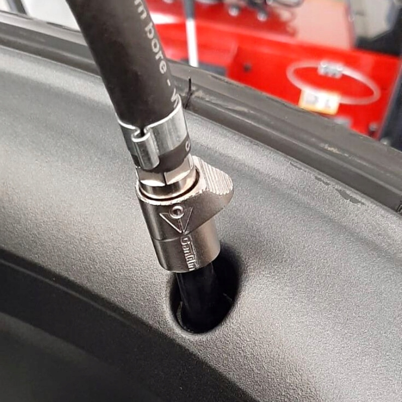 Końcówka do pompowania opon kół na wąż 6mm zaciskowa zatrzaskowa pistolet Liczba sztuk 1 szt.