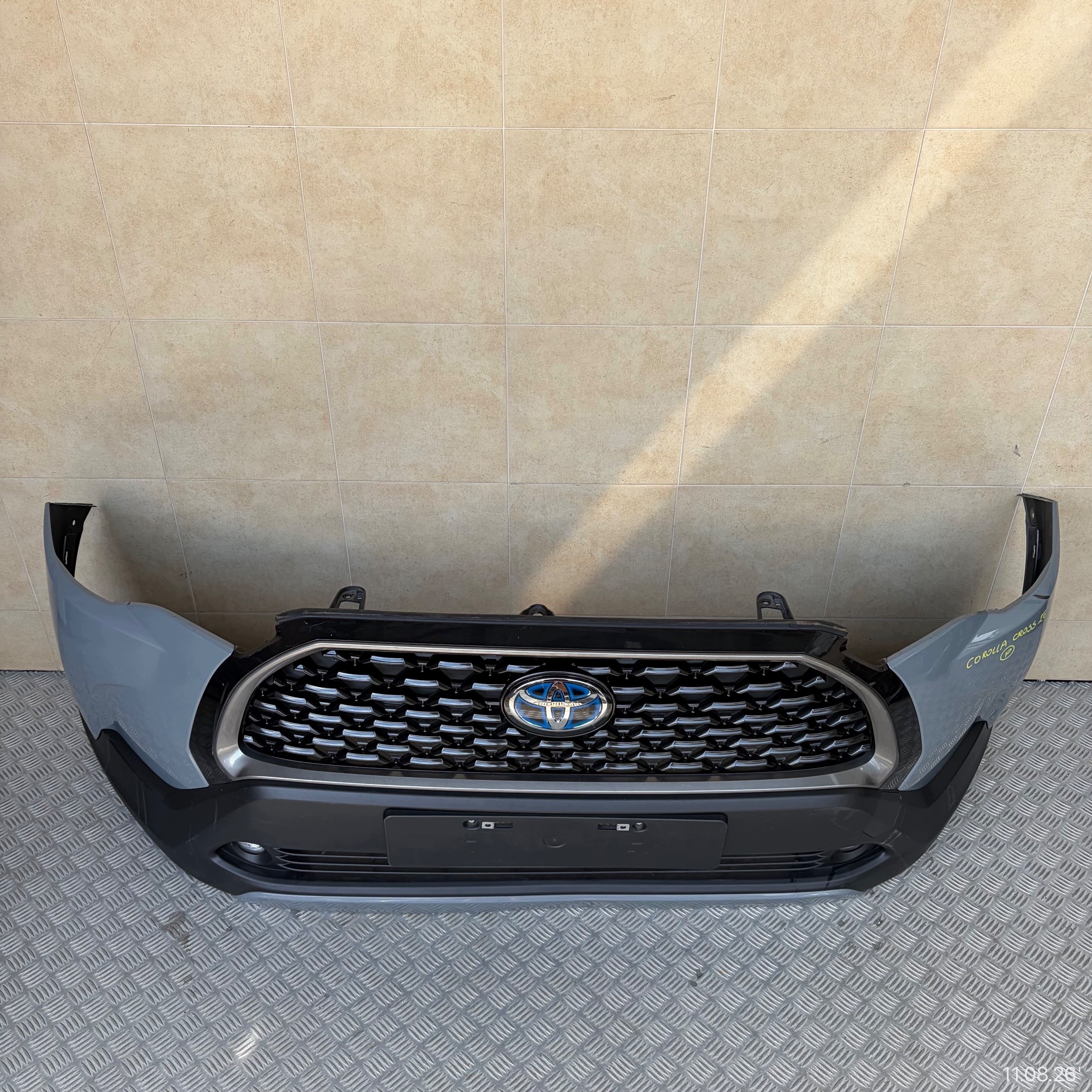 front bumper complete TOYOTA COROLLA CROSS 2025 ROK