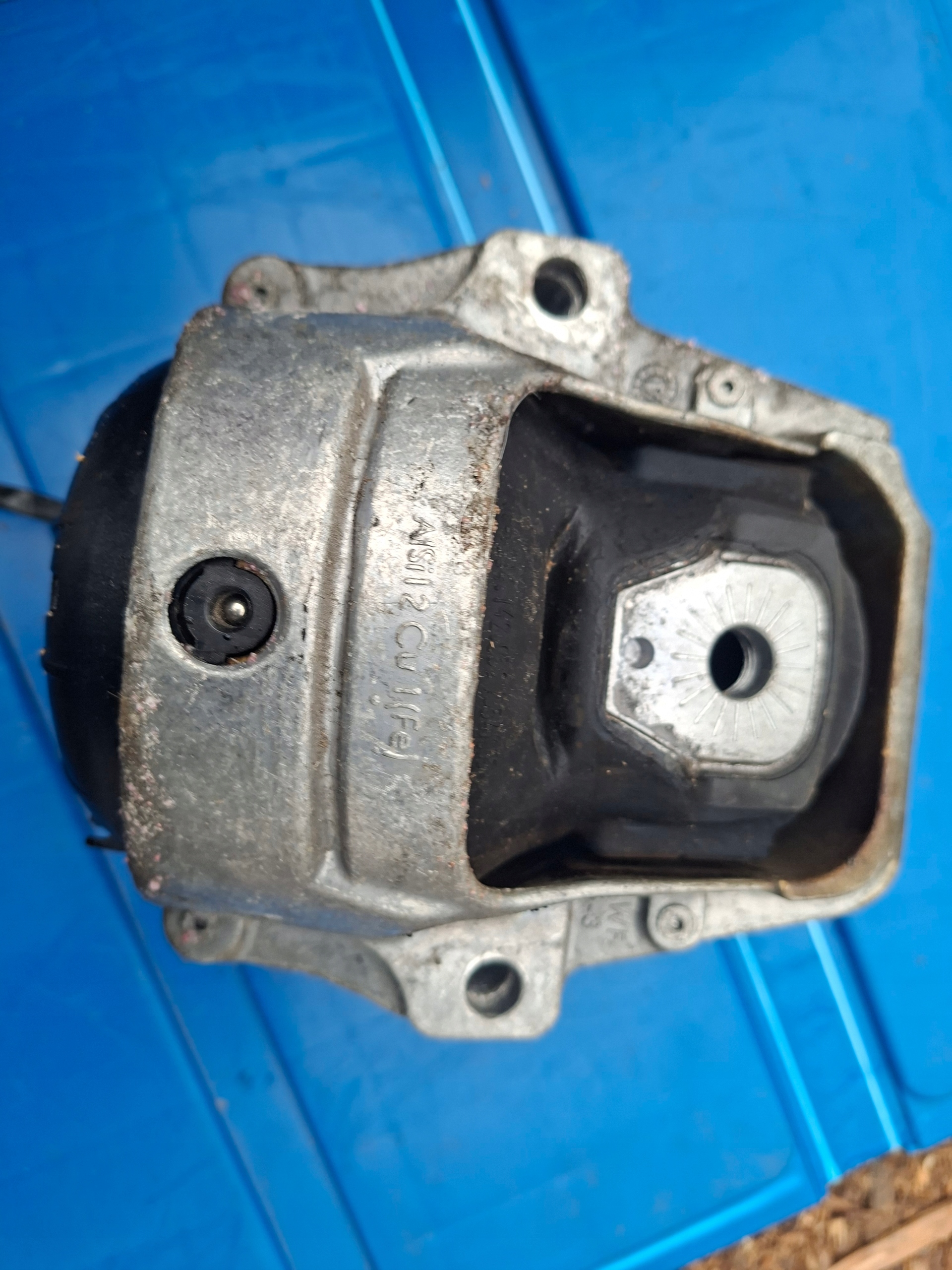 holder engine mount left AUDI A4 B8 A5 8T Q5 8R 3.0 TDI 8R0199381S