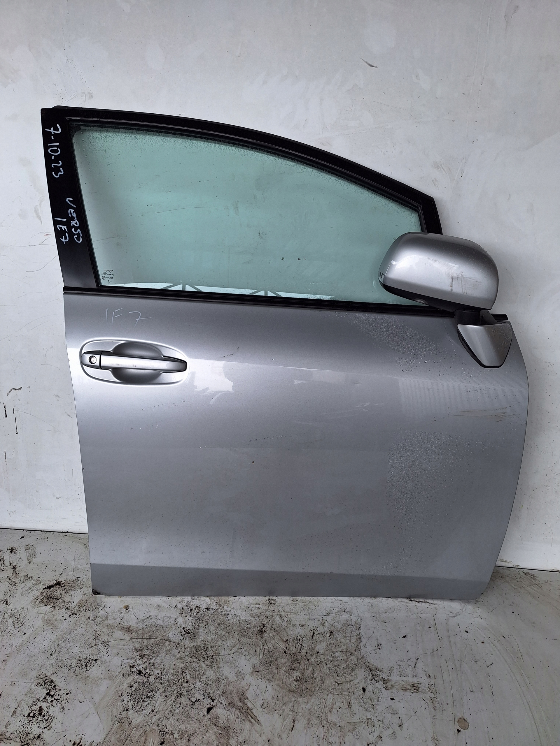 TOYOTA VERSO 09-17 door right front 1F7