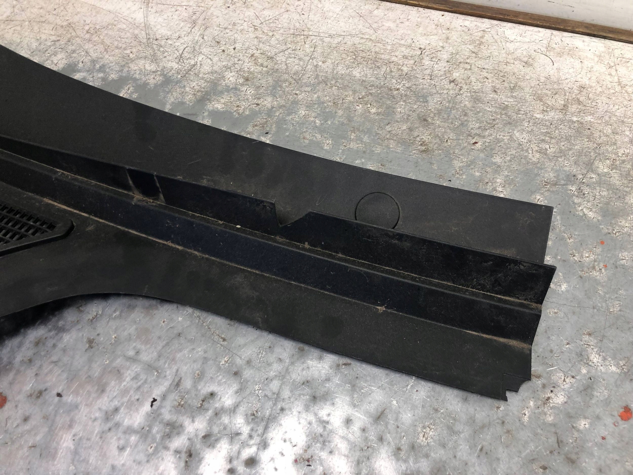torpedo right front VW T-ROC II 2GV819402