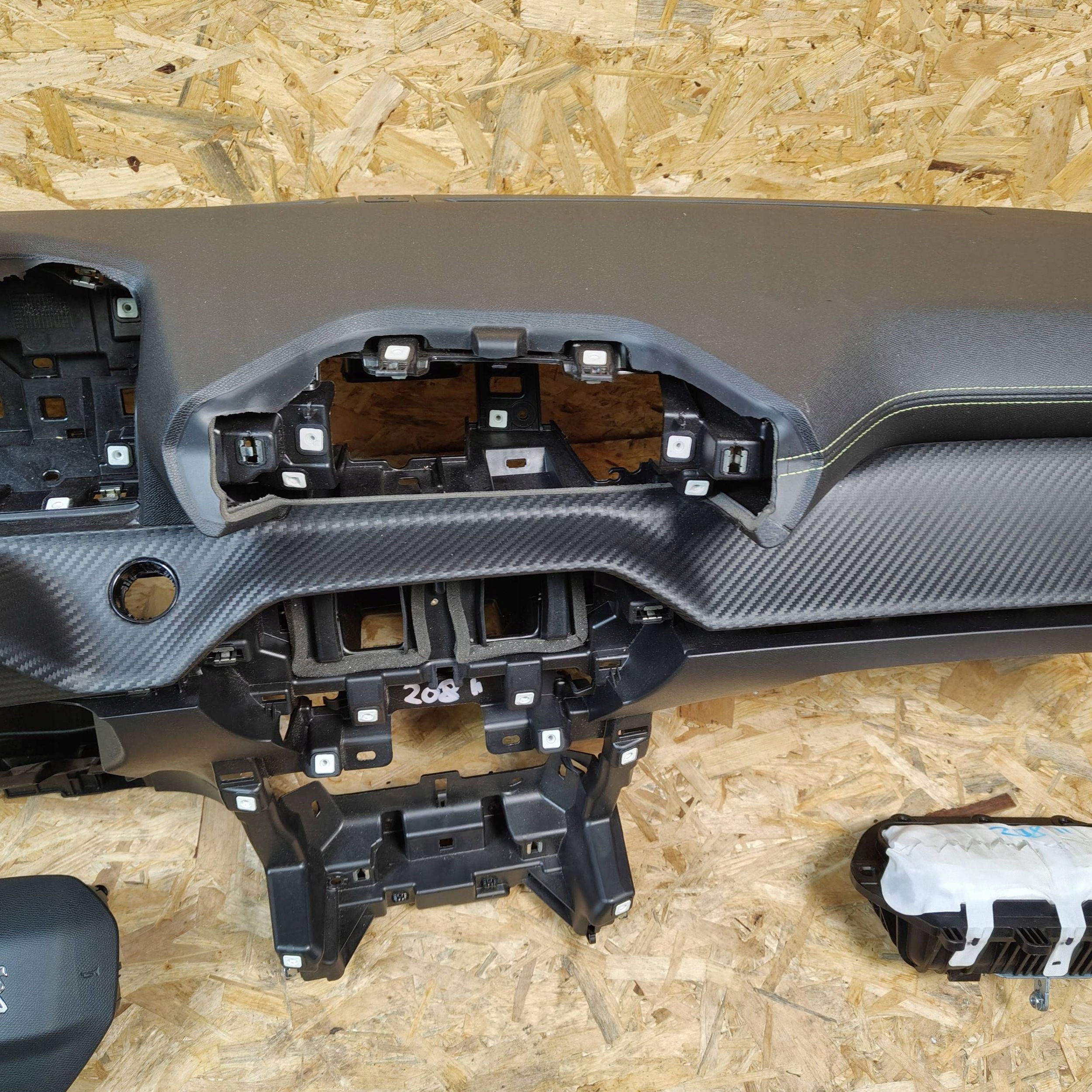 dashboard instrument panel Komplet Peugeot 208 II 2008 II