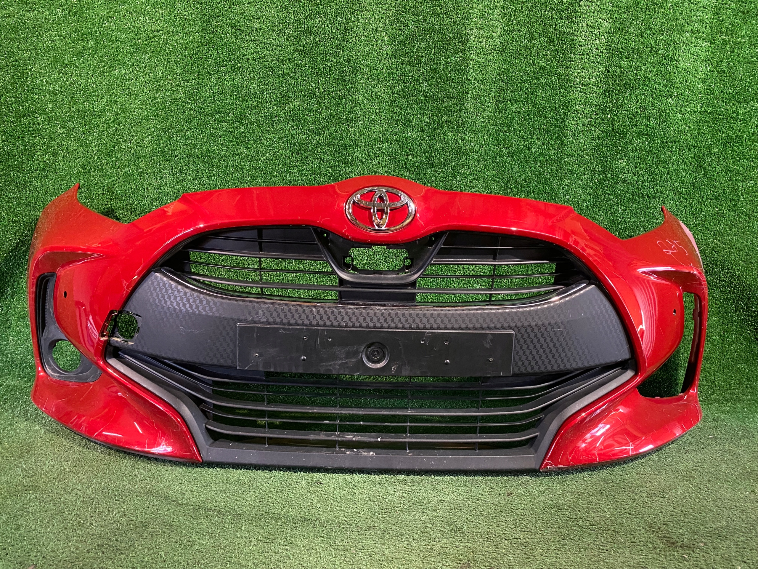 front bumper front TOYOTA YARIS IV