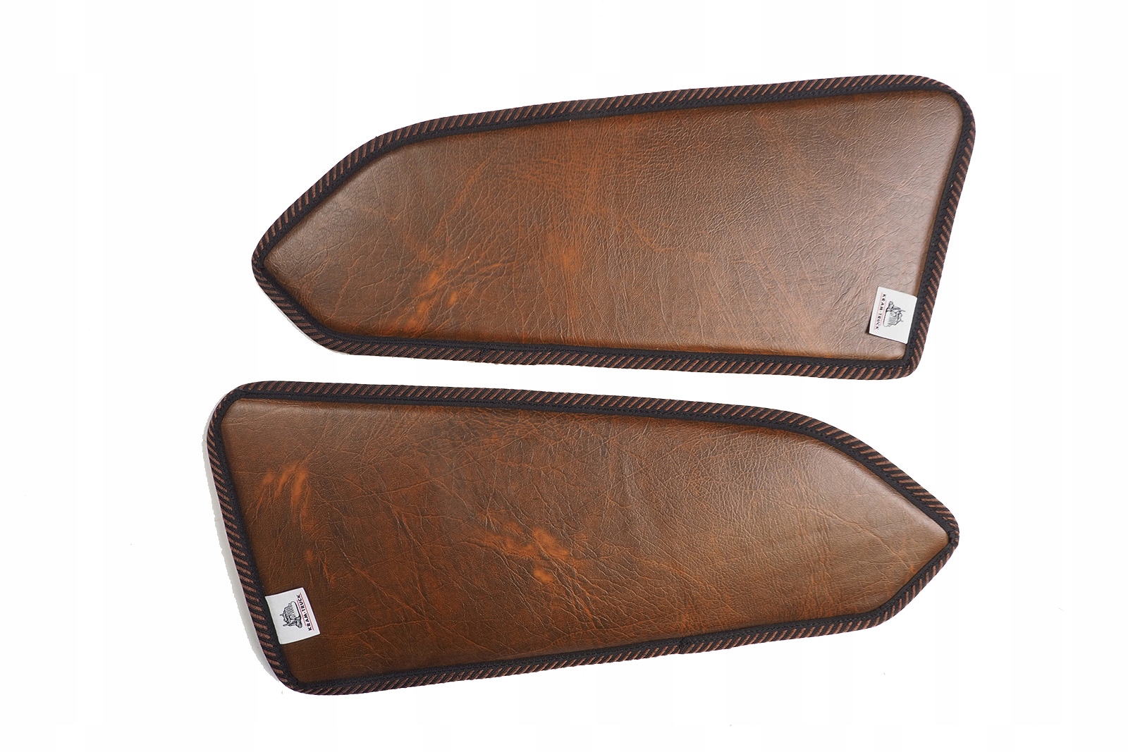 BOCZKI GŁADKIE TAPICERKA DRZW MERCEDES ACTROS MP4