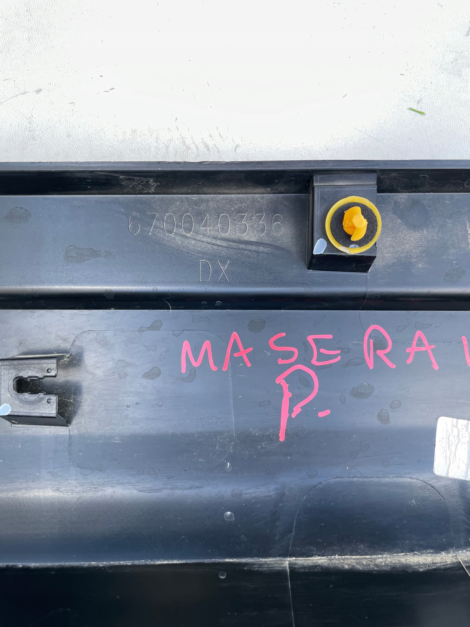 MASERATI LEVANTE LEFT MOULDING THRESHOLD 670040335