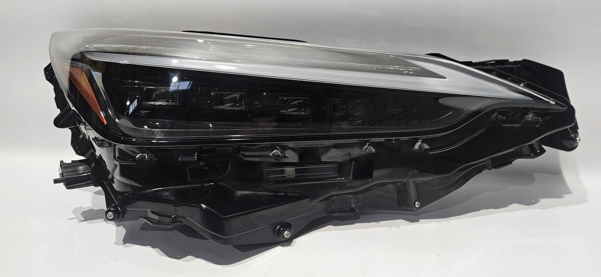 světlo pravý předek FULL LED LEXUS NX II 21- EUROPA originál