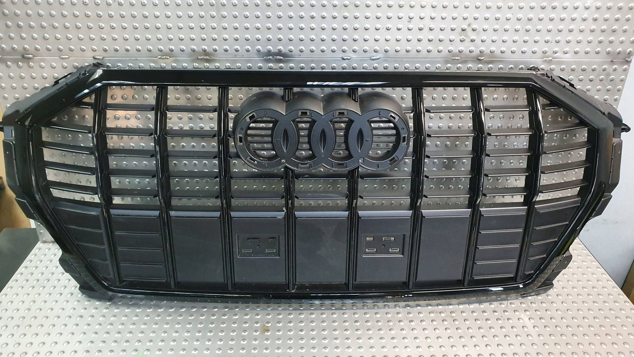 Audi Q3 Kühlergrill FRONTGRILL Kühlergitter 83A853651E - Thumbnail 1