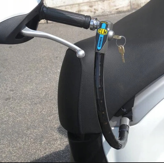 Zámok pre skúter Vespa Primavera oceľový, čierny s kľúčom CLM 5703707