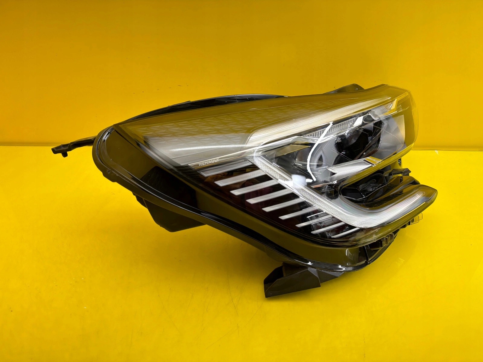 light right Renault Captur II Full Led 260104900R