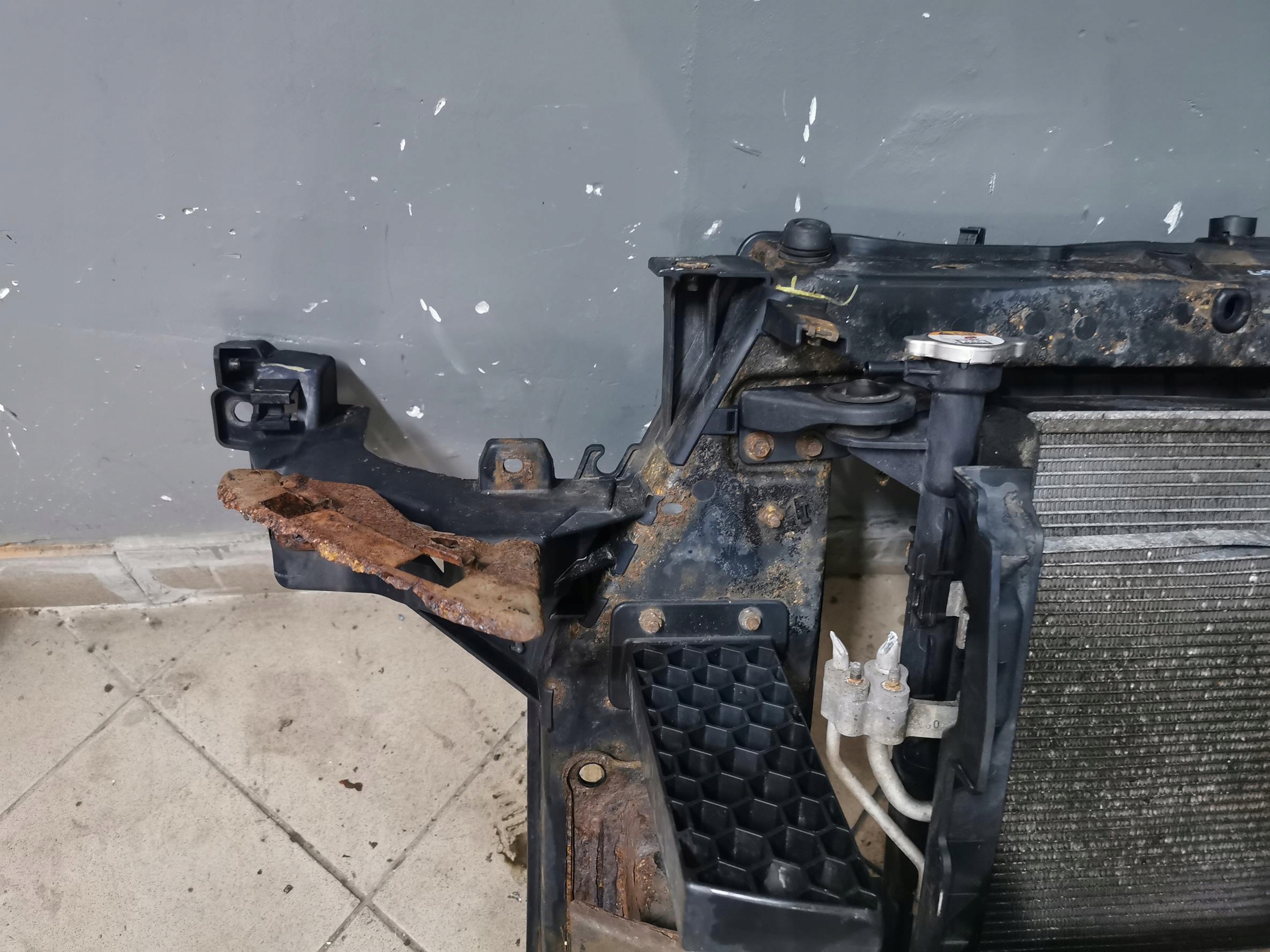 support panel for radiators complete HYUNDAI IX35 1.7 CRDi 116KM