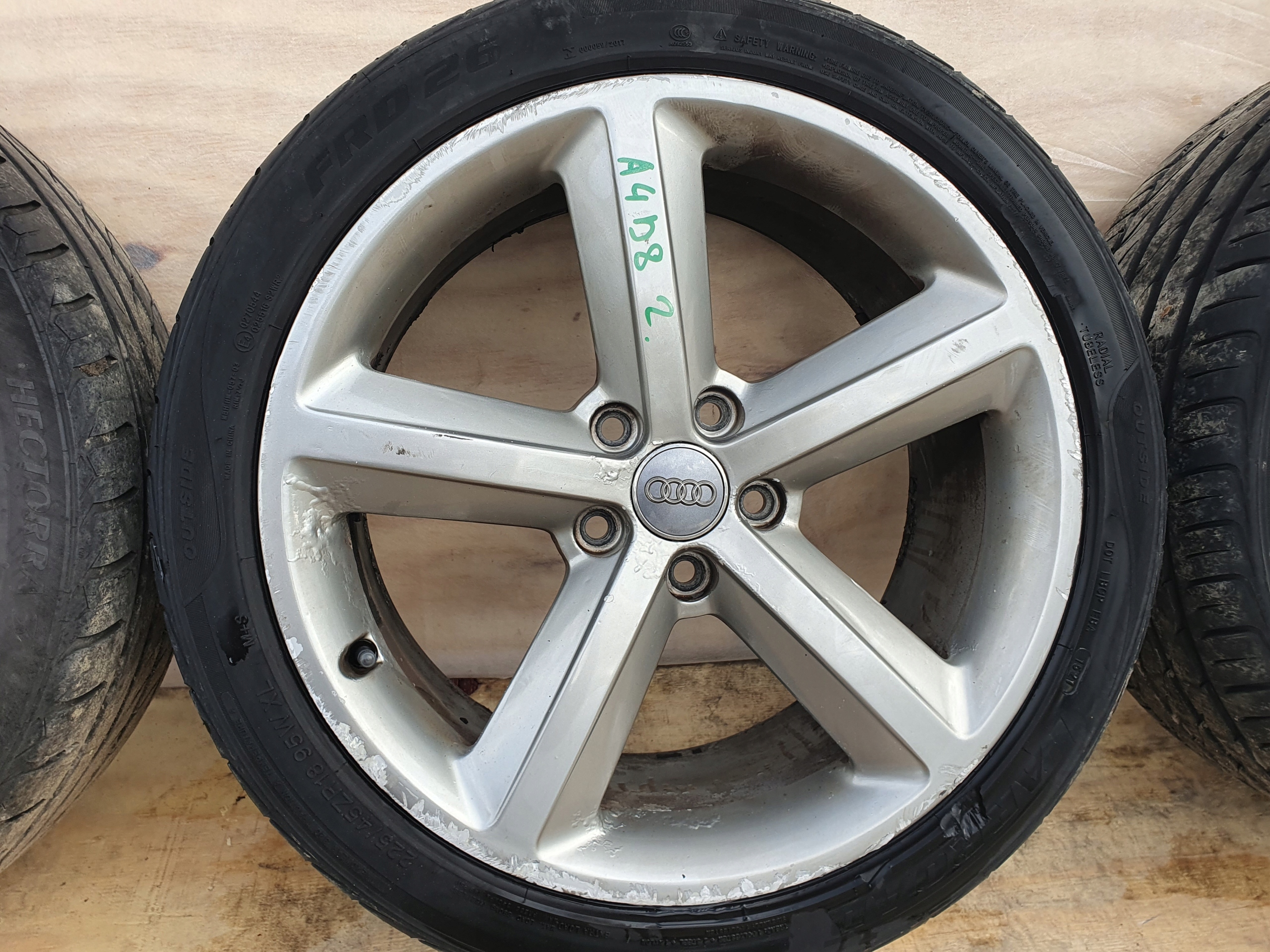 Audi A4 B8 8K0 07- S-line discs aluminium komplet 18"