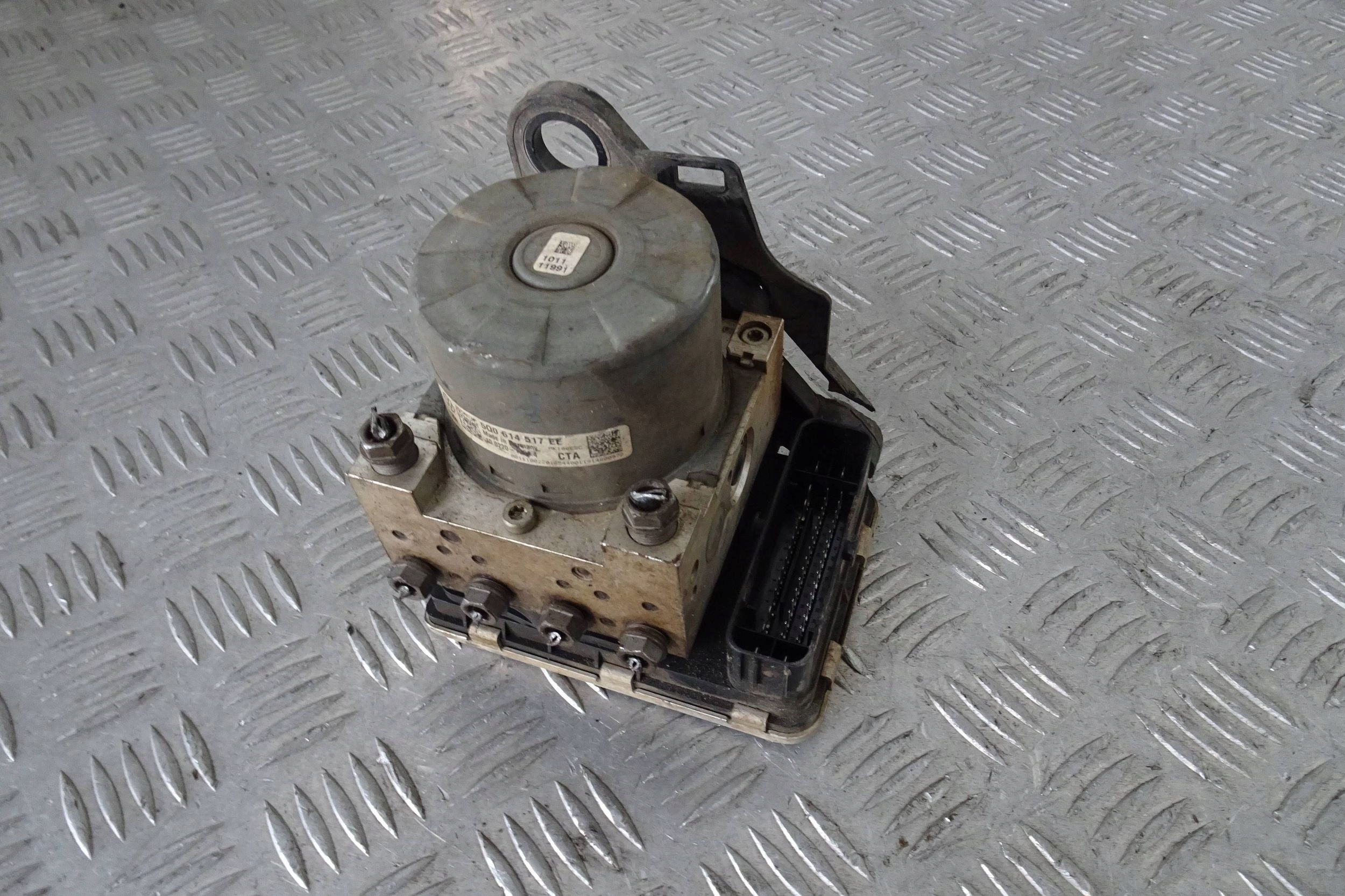 SKODA KAROQ - насос ABS 5Q0614517EE