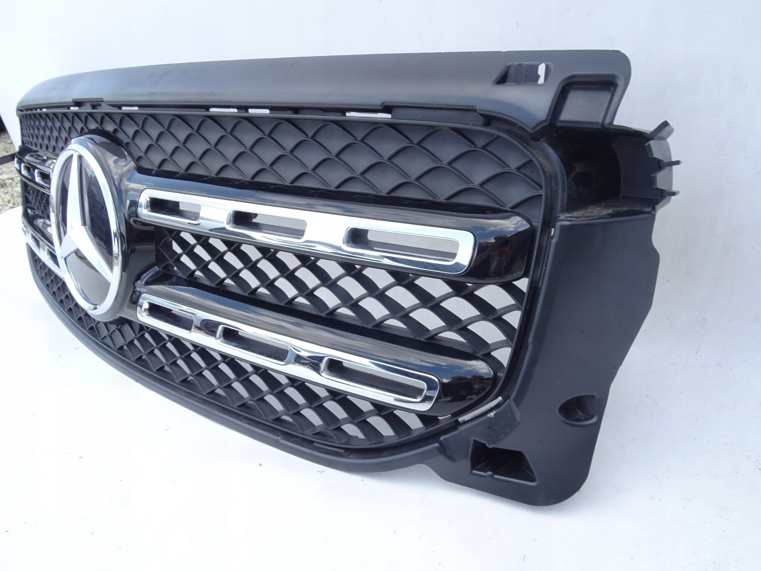 GRILL ATRAPA CHŁODNICY MERCEDES X247 GLB Producent części Mercedes-Benz OE