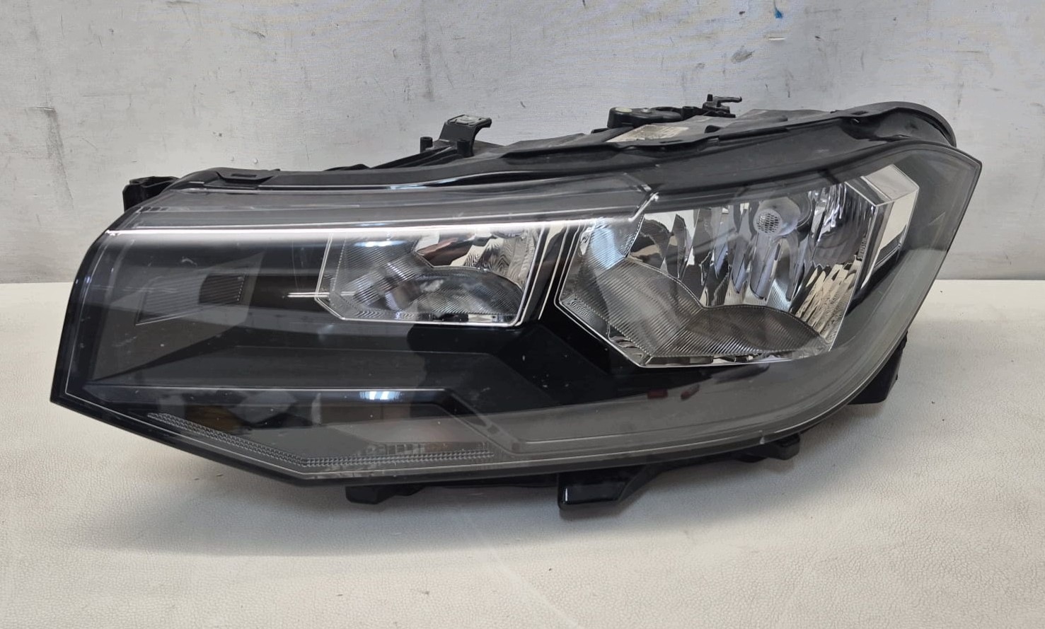 VW T-CROSS 2GM 18- feu gauche avant avant normal 2GM941005A