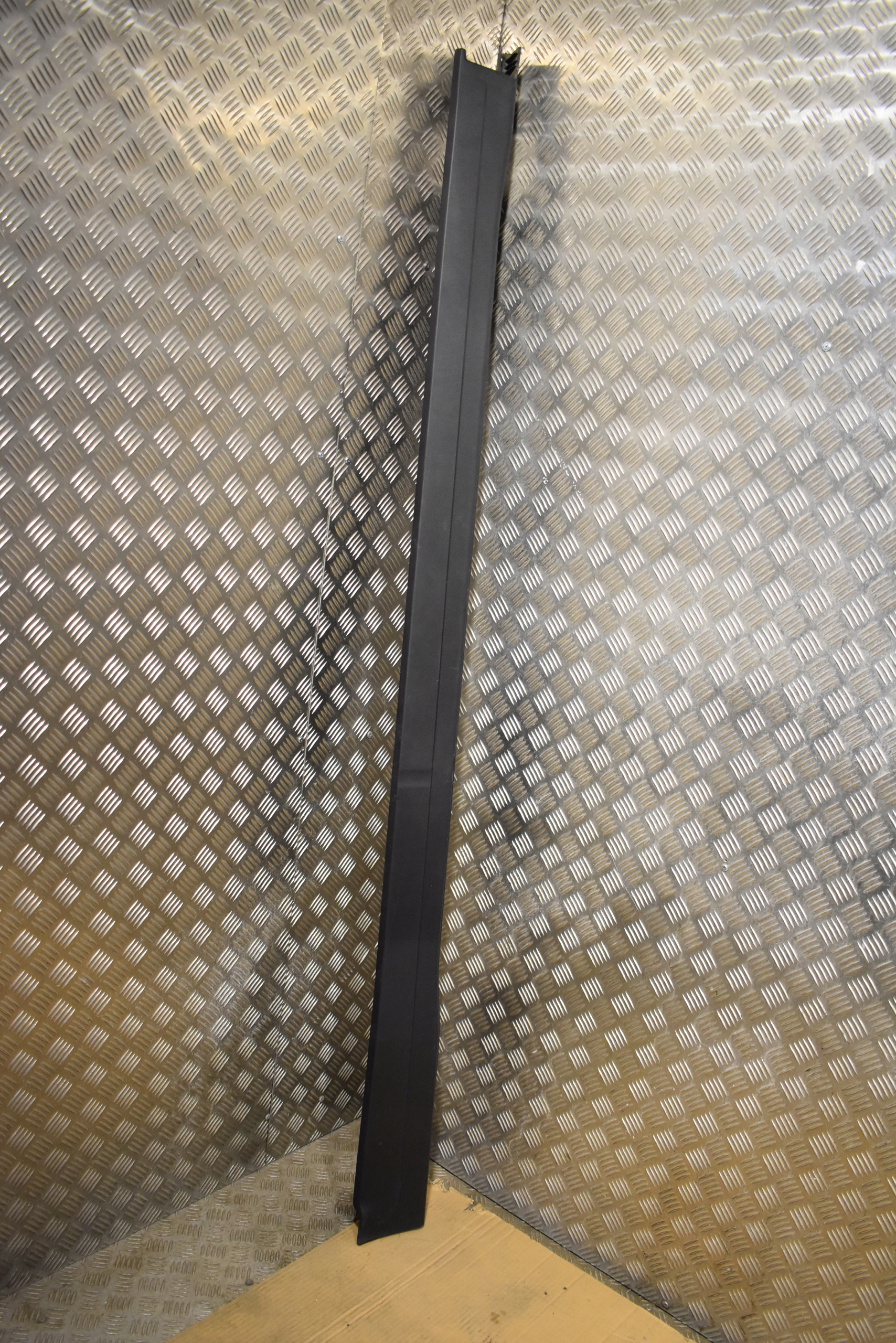 IDEALNA moulding threshold right MERCEDES GLB X247 AMG 1