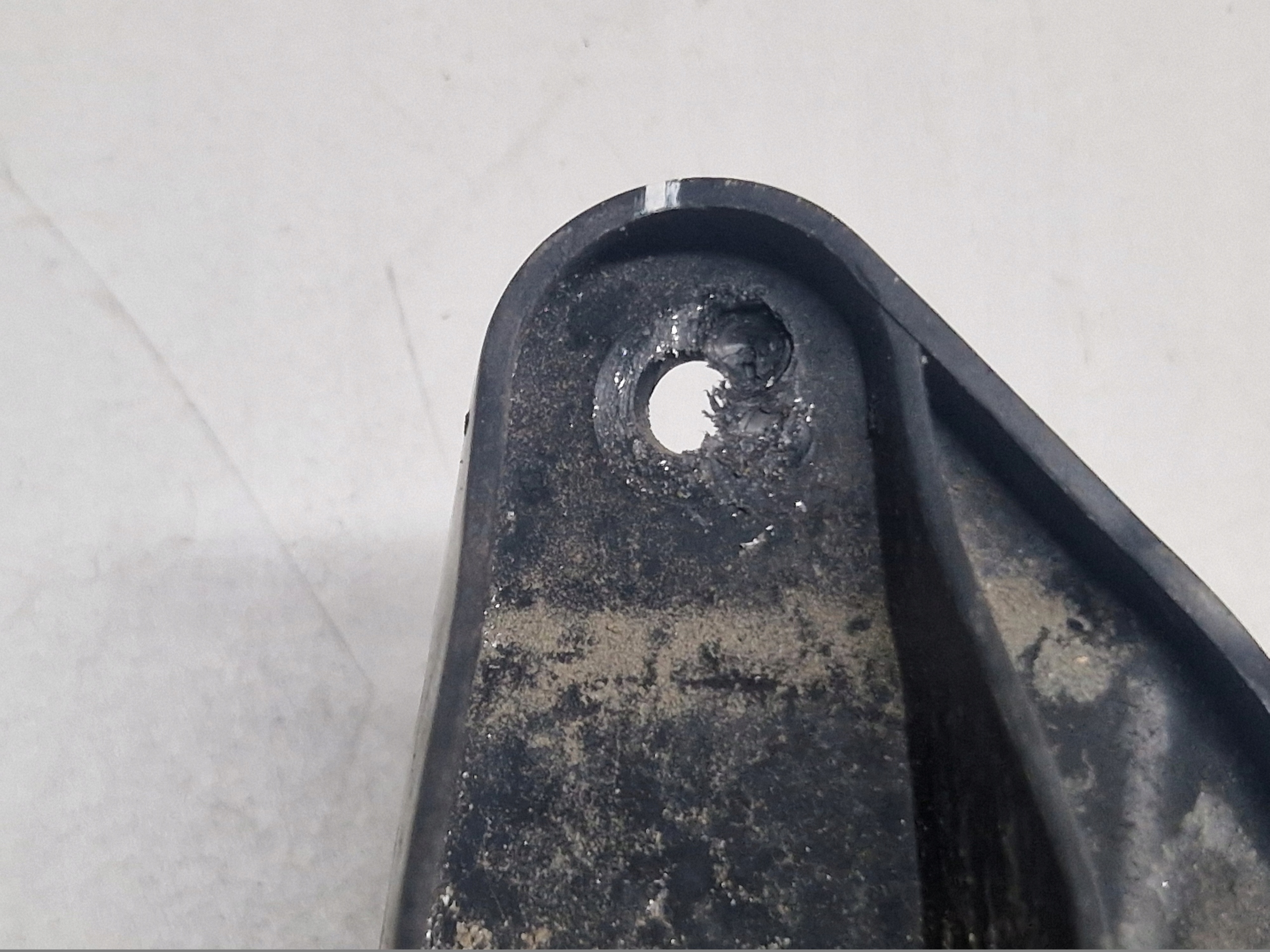 bumper bracket left rear part DACIA SANDERO and 8200735454