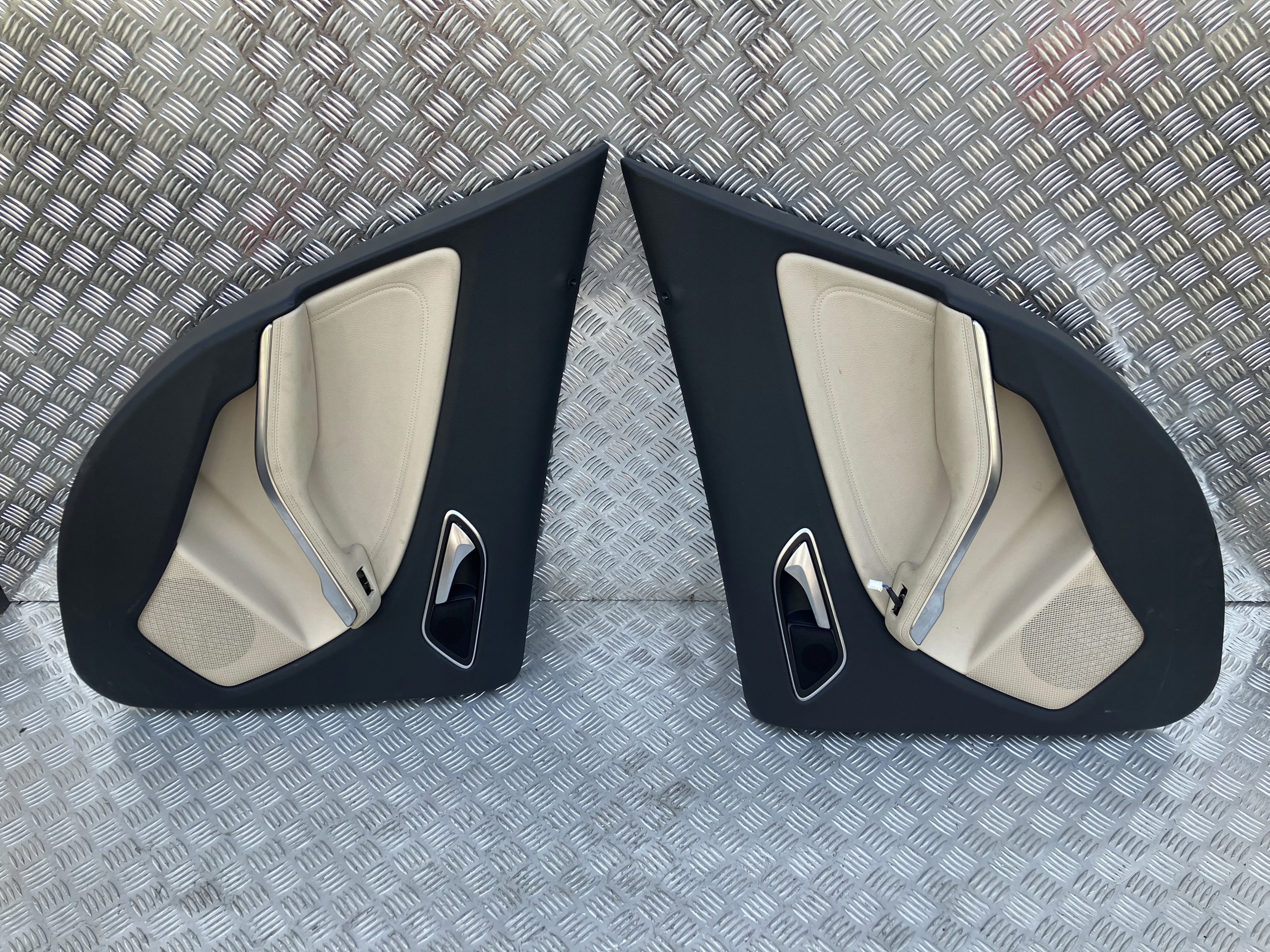 ОБШИВКА ДВЕРІ ЗАД. ЛІВИЙ MERCEDES GLA X156 W156