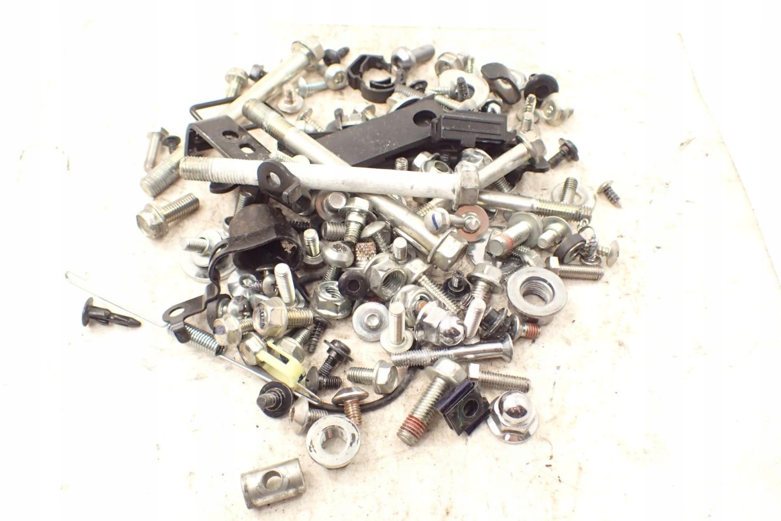 136588-1111 - Honda Super Cub 125 гвинти з розбиранням