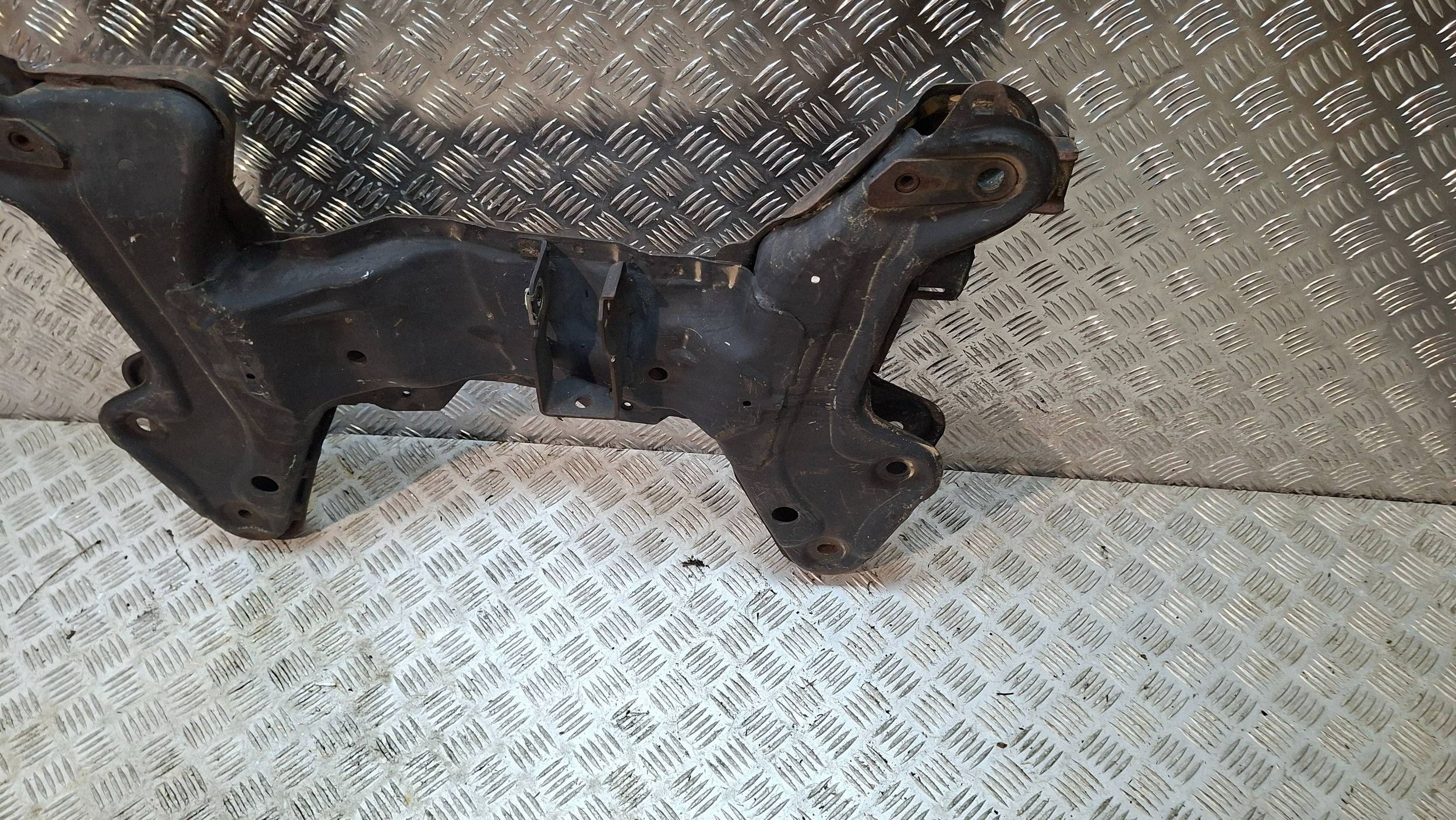 axle beam front CITROEN C3 II DS3 2009-2016