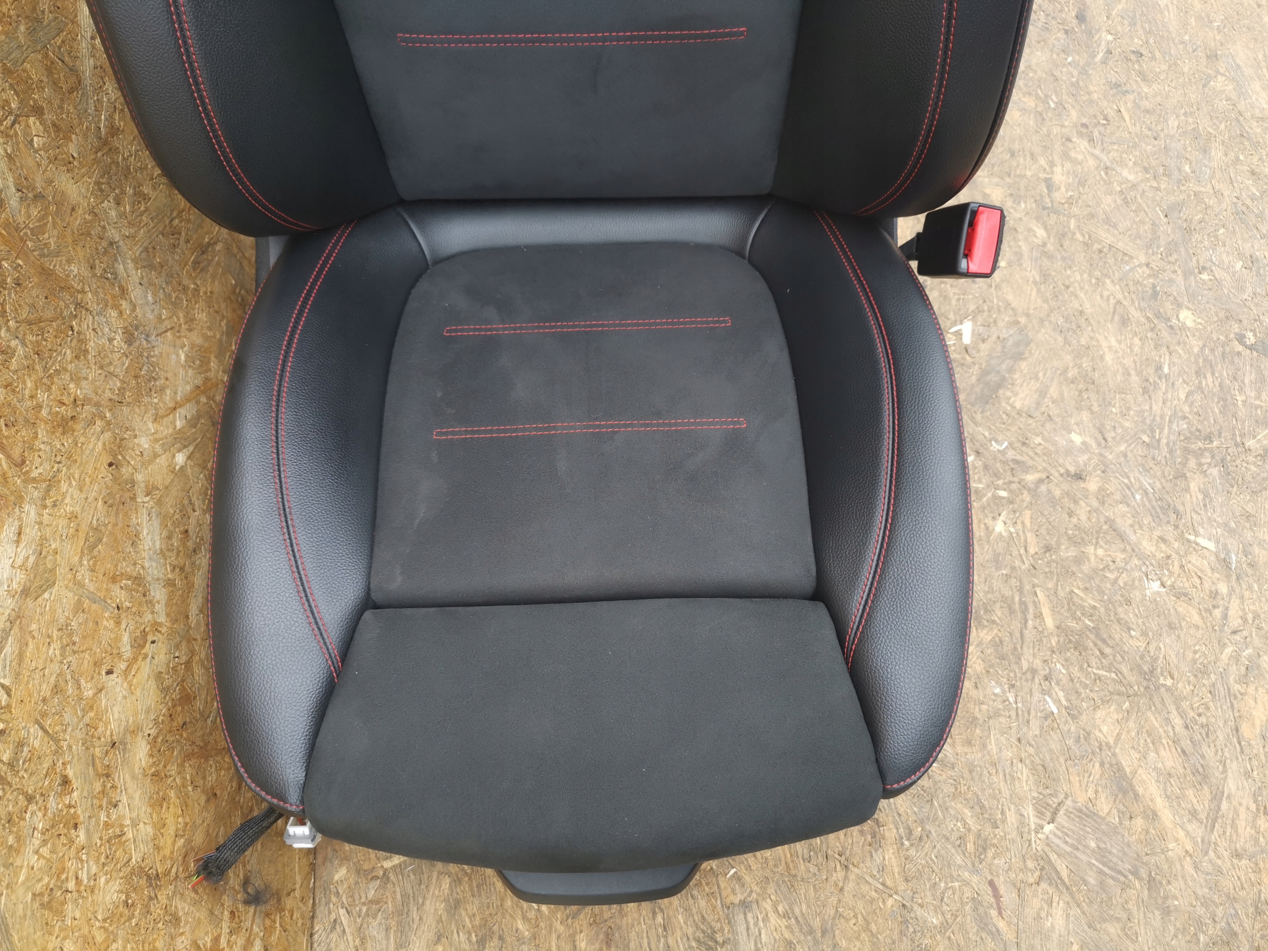 Sitze mitte KOMPLET MERCEDES A KLASA W177 AMG EU