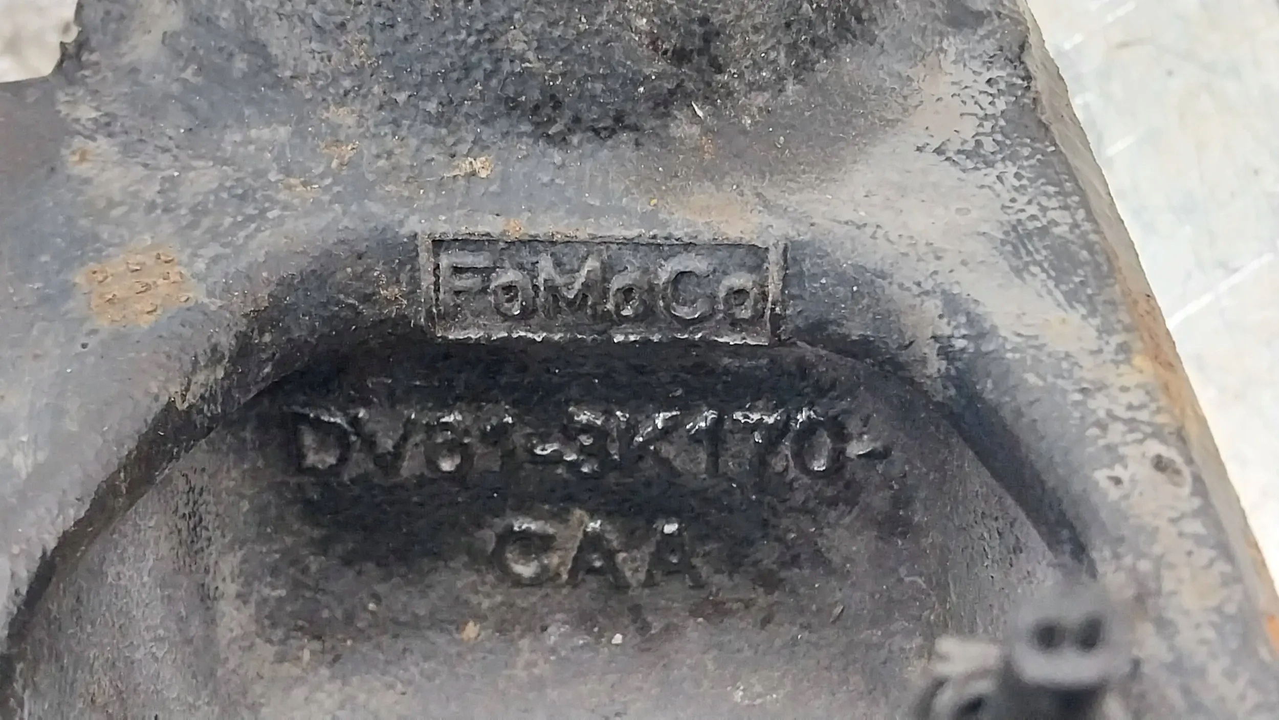 otoč čepu předek pravá DV613K170CAA FORD KUGA MK2