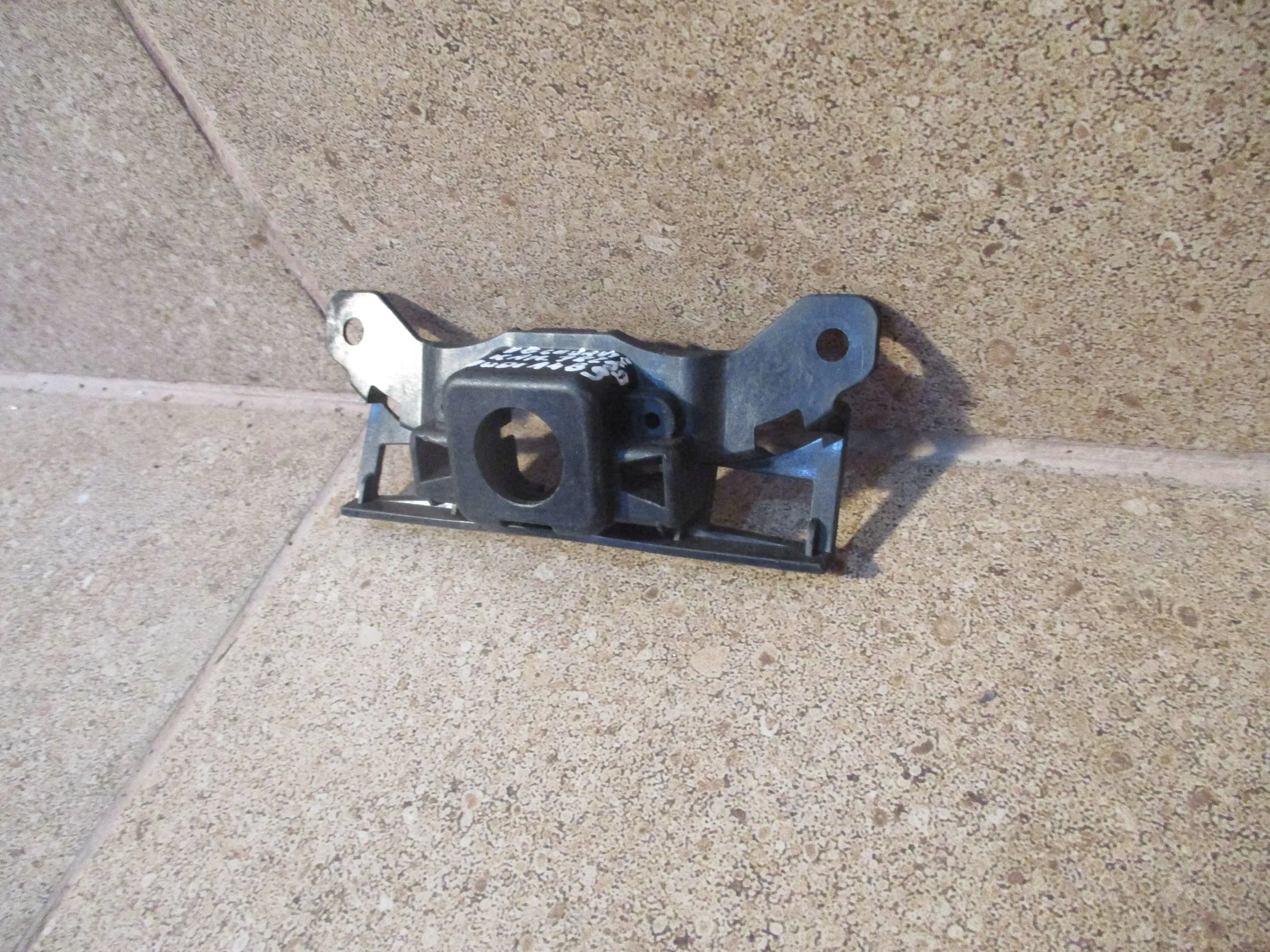 AUDI A4 B9 HALTER KAMERY VORNE 8W0853231E