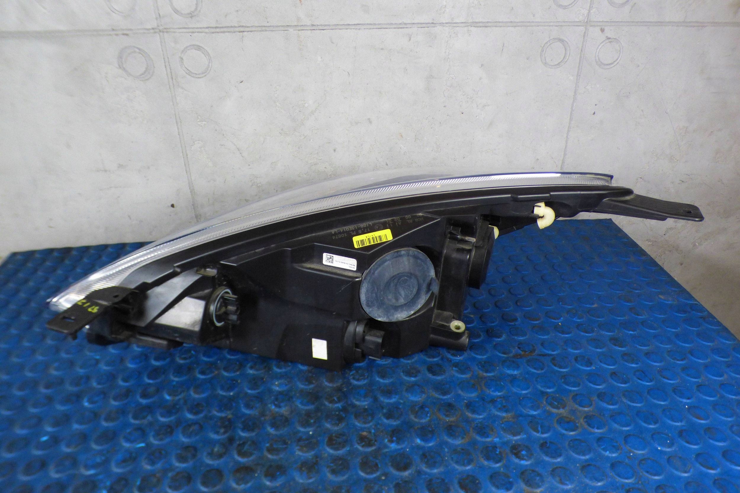 Ford Fiesta MK8 reflektor light right front L1BB-13E014-LA st.BDB original
