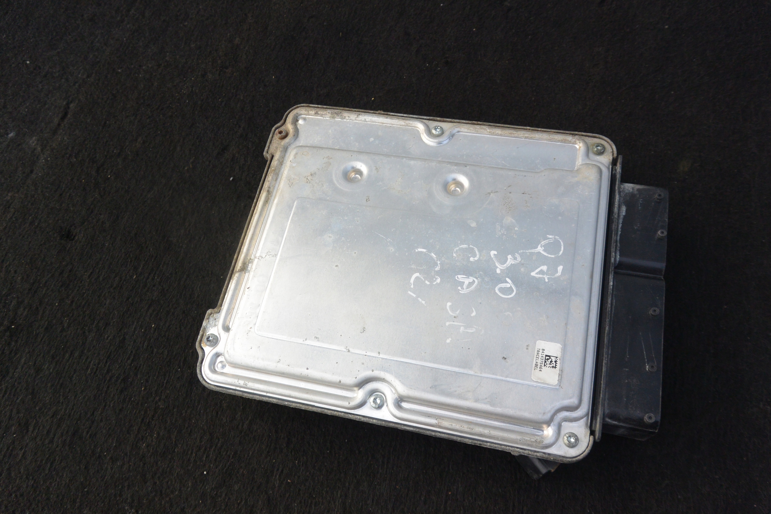 computer control unit of the engine 3.0 TDI AUDI Q7 4L