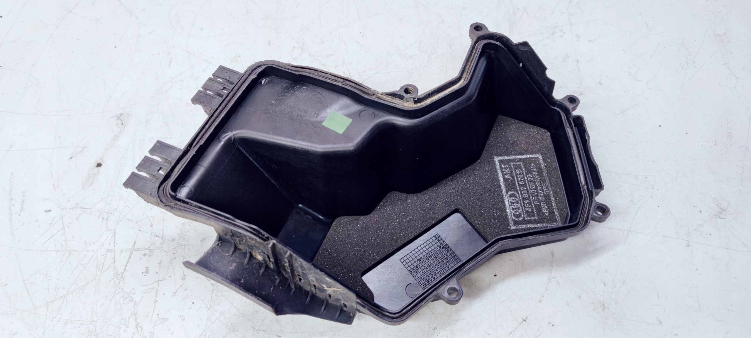 OSŁONA OBUDOWA STEROWNIKA AUDI A6 C6 4F1937576B