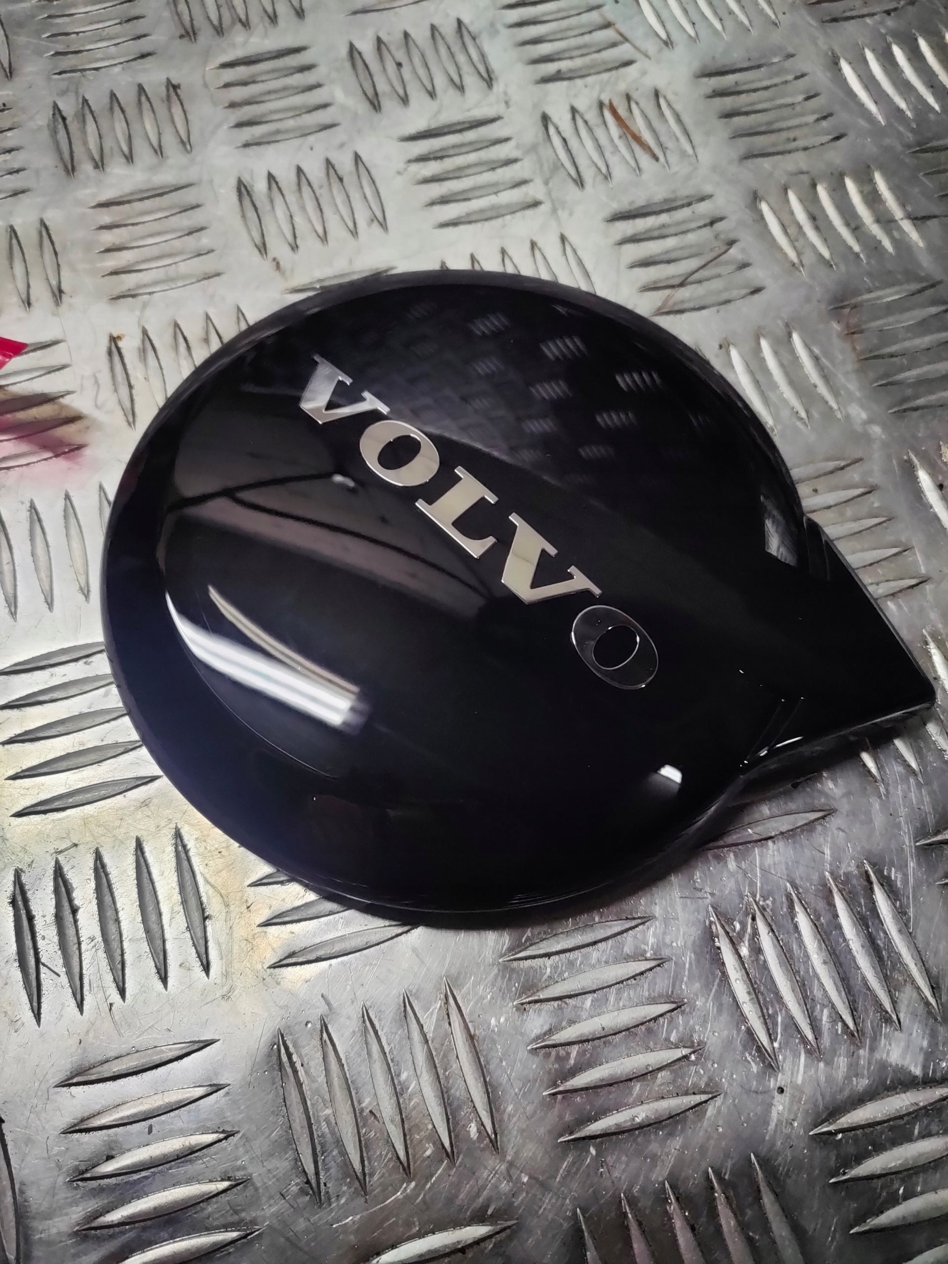 VOLVO III emblemat znaczek RADAR 32409283