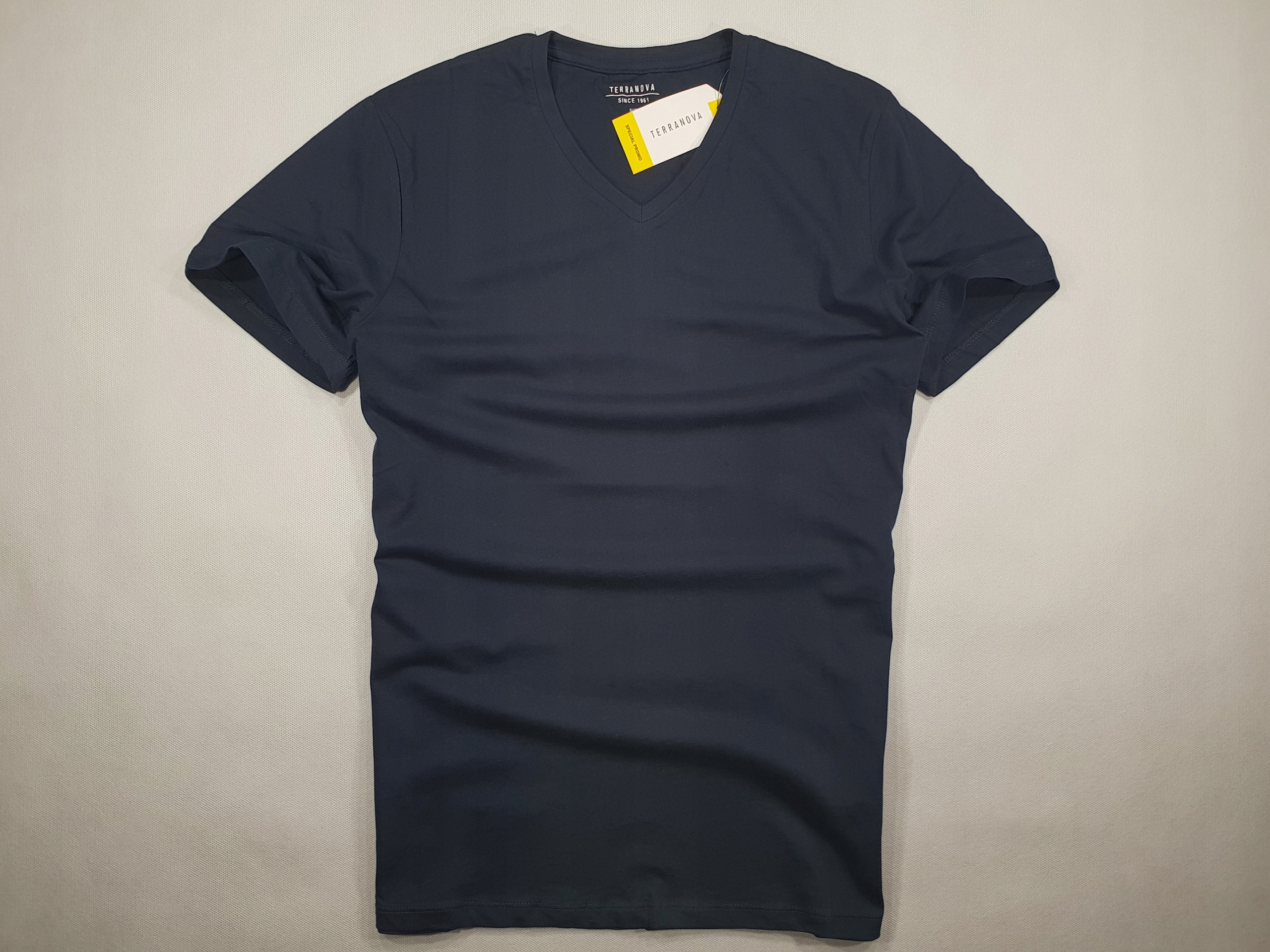 

Terranova navy t-shirt v neck slim Nowy L