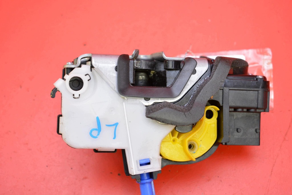lock door left front front EU 3023881 OPEL MOKKA A 12-19