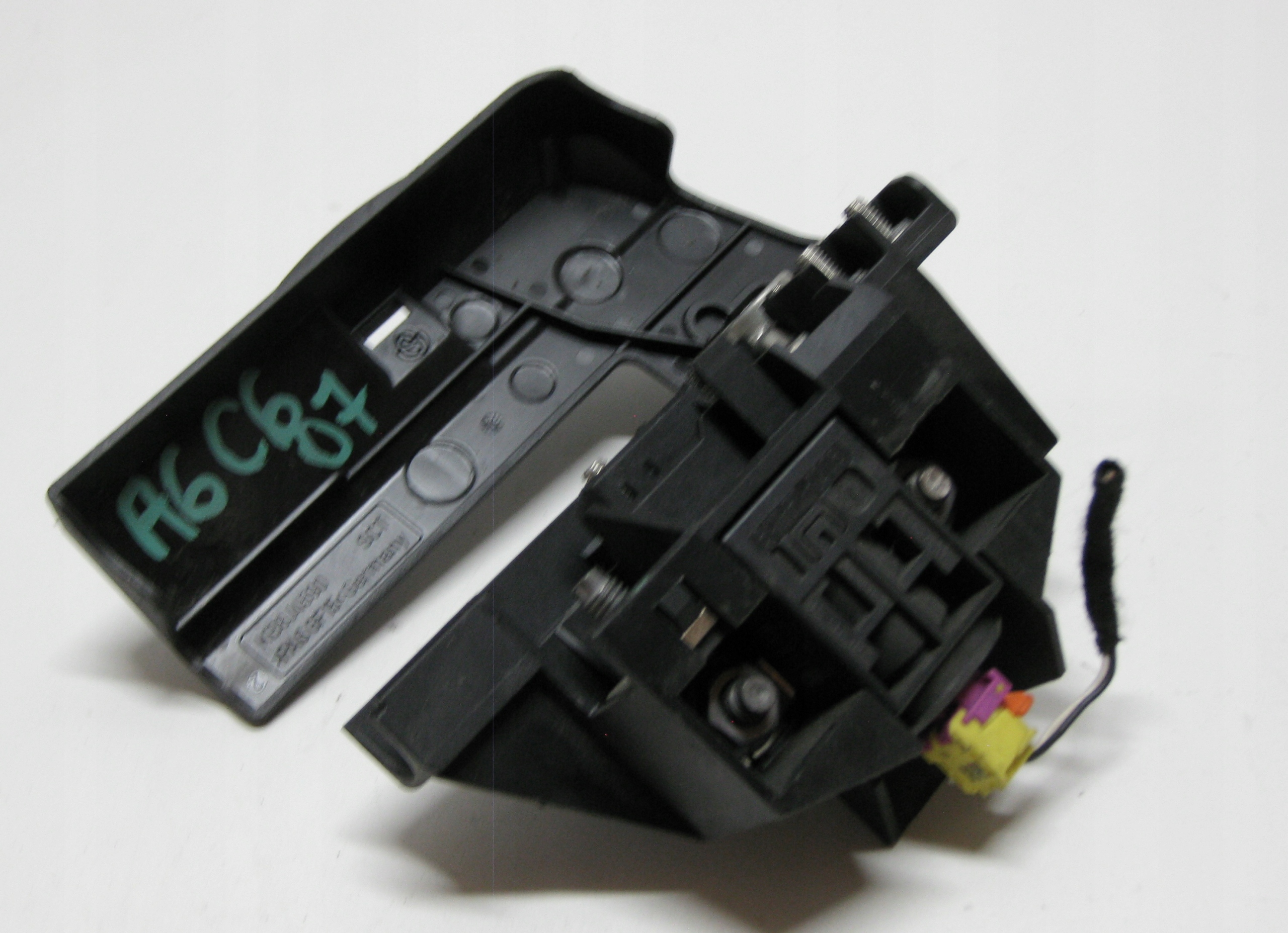 AUDI A6 C6 fuse Pirotechniczny 4F0915519