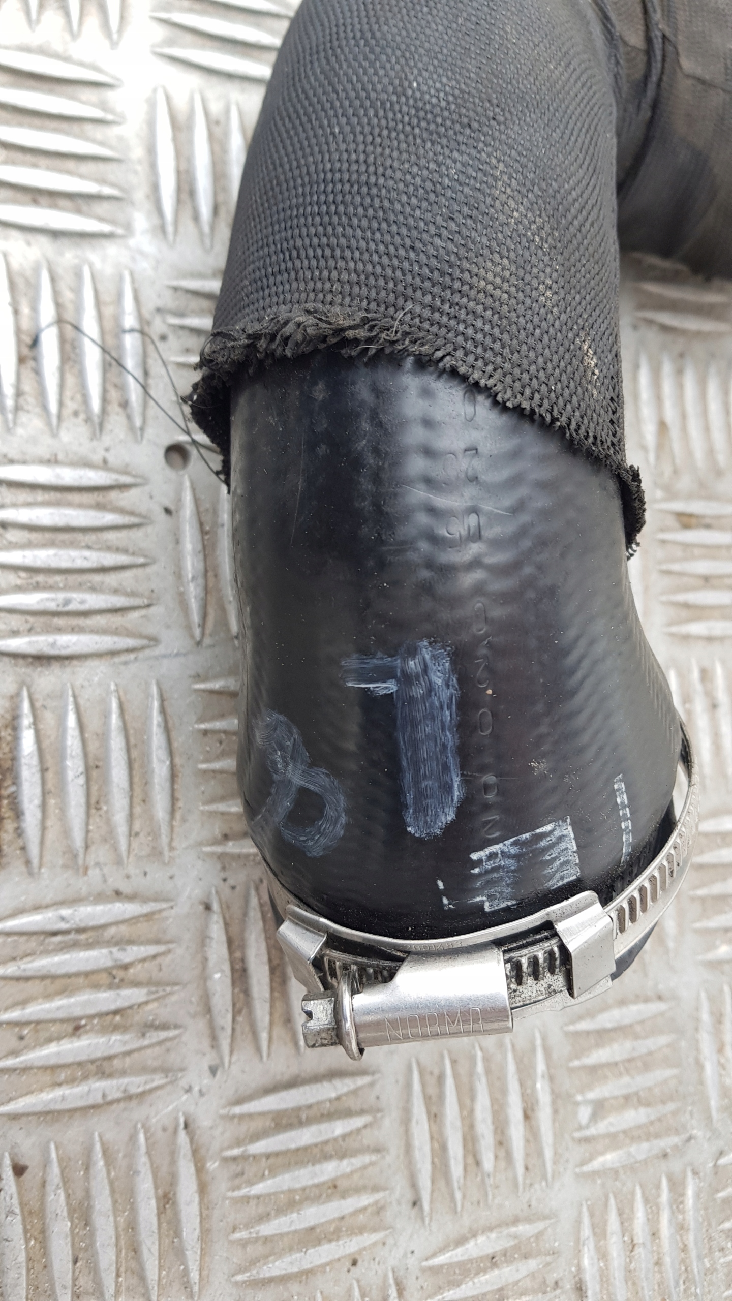 AUDI A6 C6 3.0 tdi rohr PRZWOD intercooler 4F0145737G