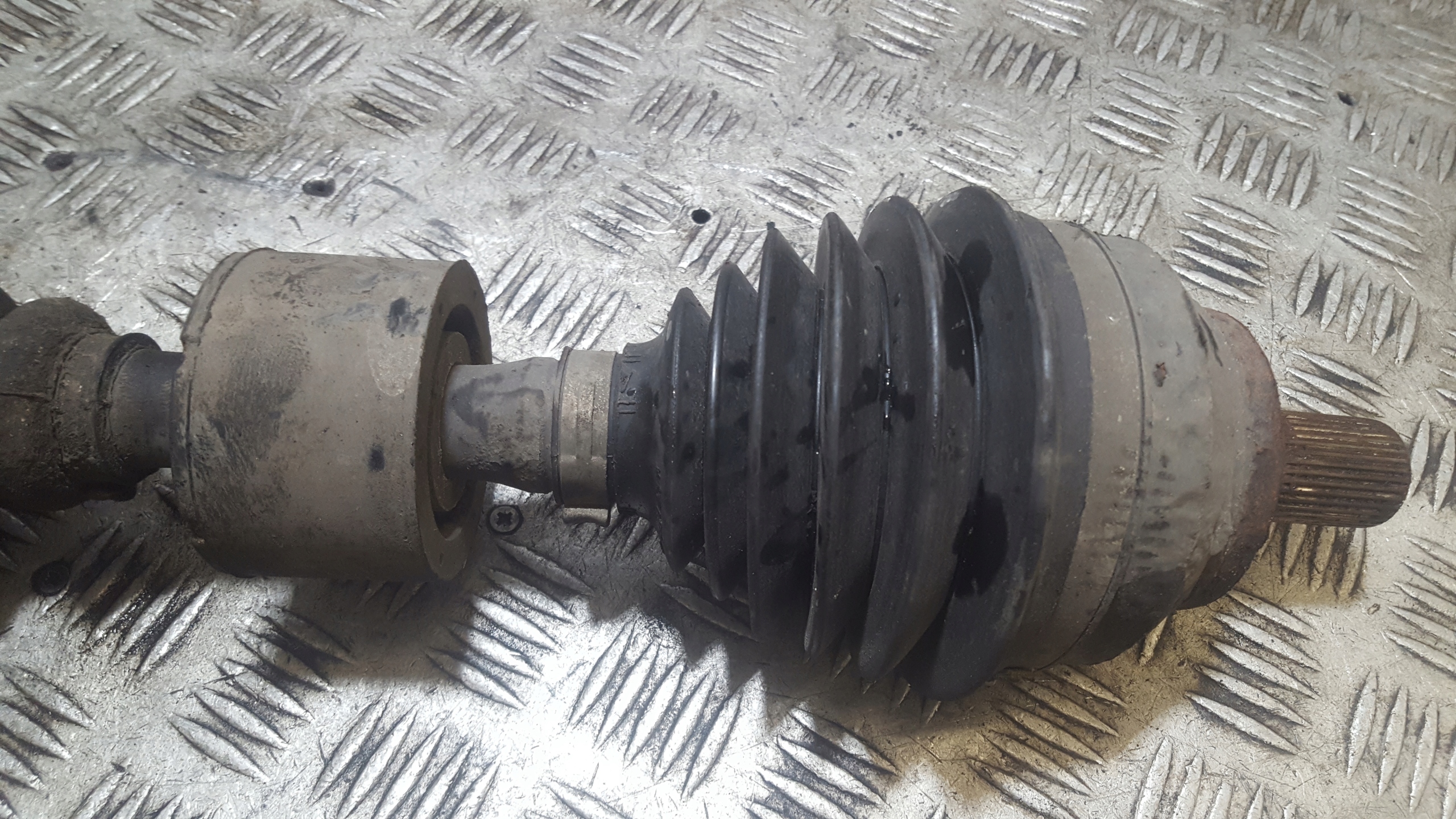 semi-axis semi-axis left front VOLVO S80 2.5 T P8689222