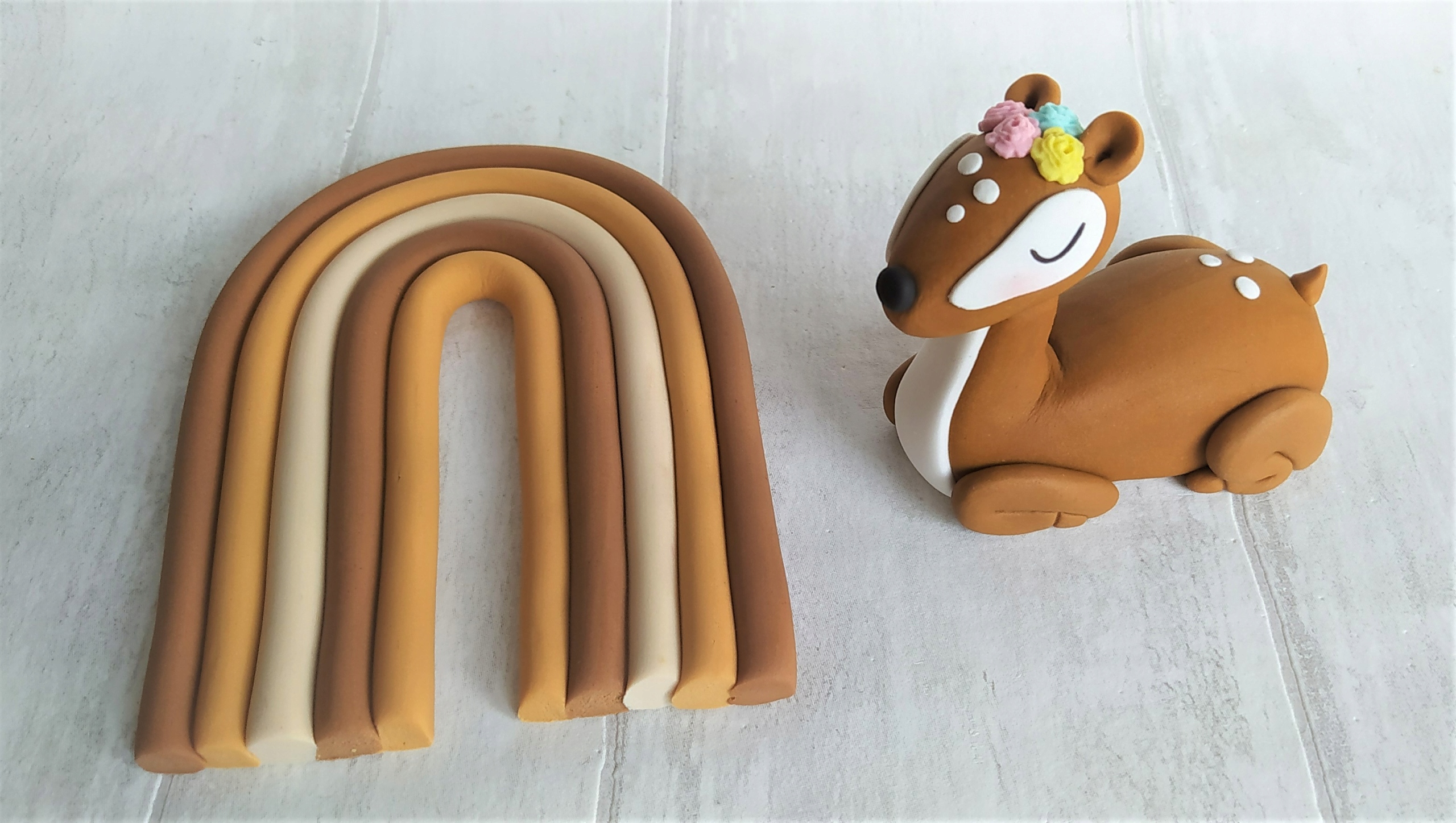 Levně Srnka duha cukrové hmoty figurka na dort Sada