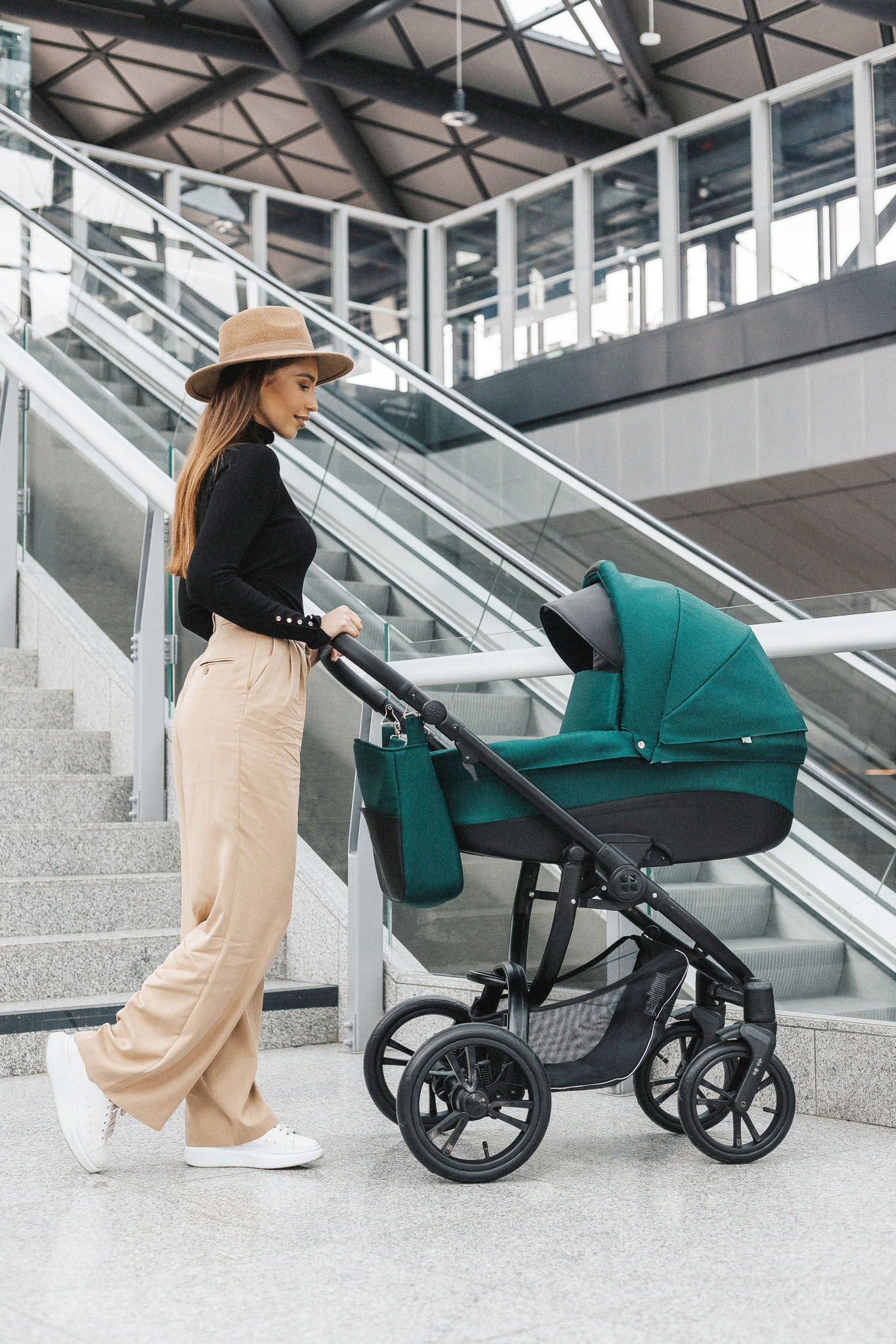 BEBETTO HOLLAND WÓZEK DZIECIĘCY - ZESTAW 3W1 Elementy zestawu Fotelik samochodowy Gondola Spacerówka