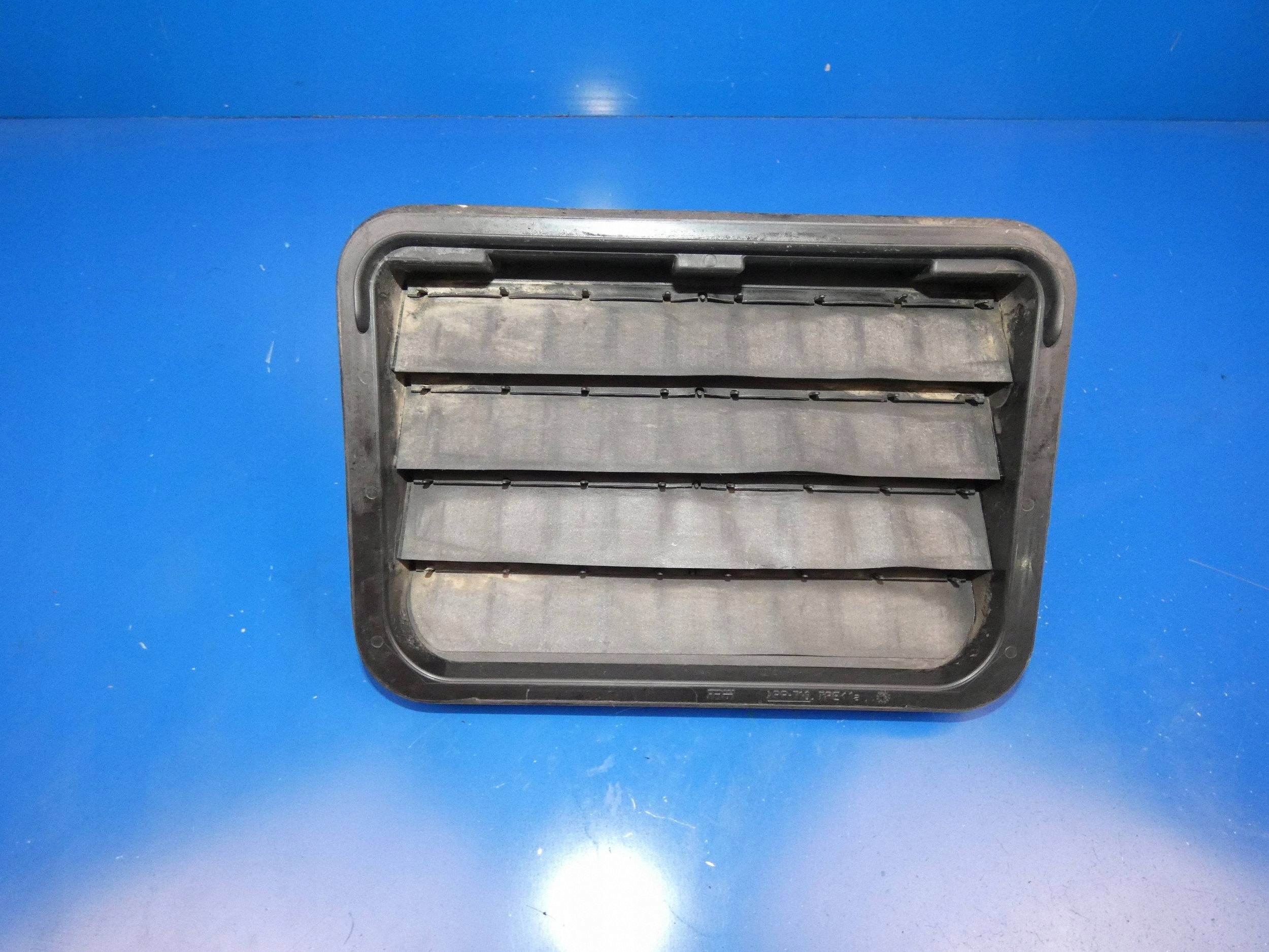 MERCEDES ML W166 GLE grid WENTYLACYJNA boot left rear part
