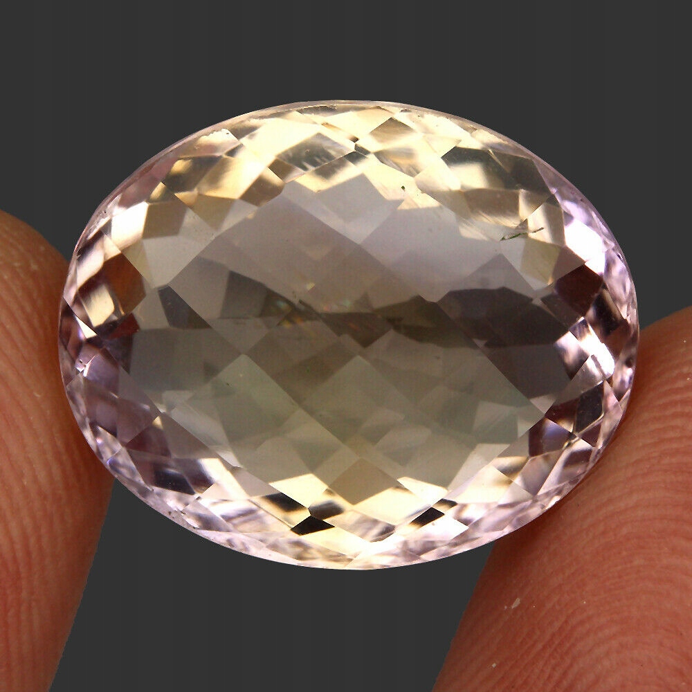 Přírodní kámen ametrin 22.12ct Vvs dvoubarevný